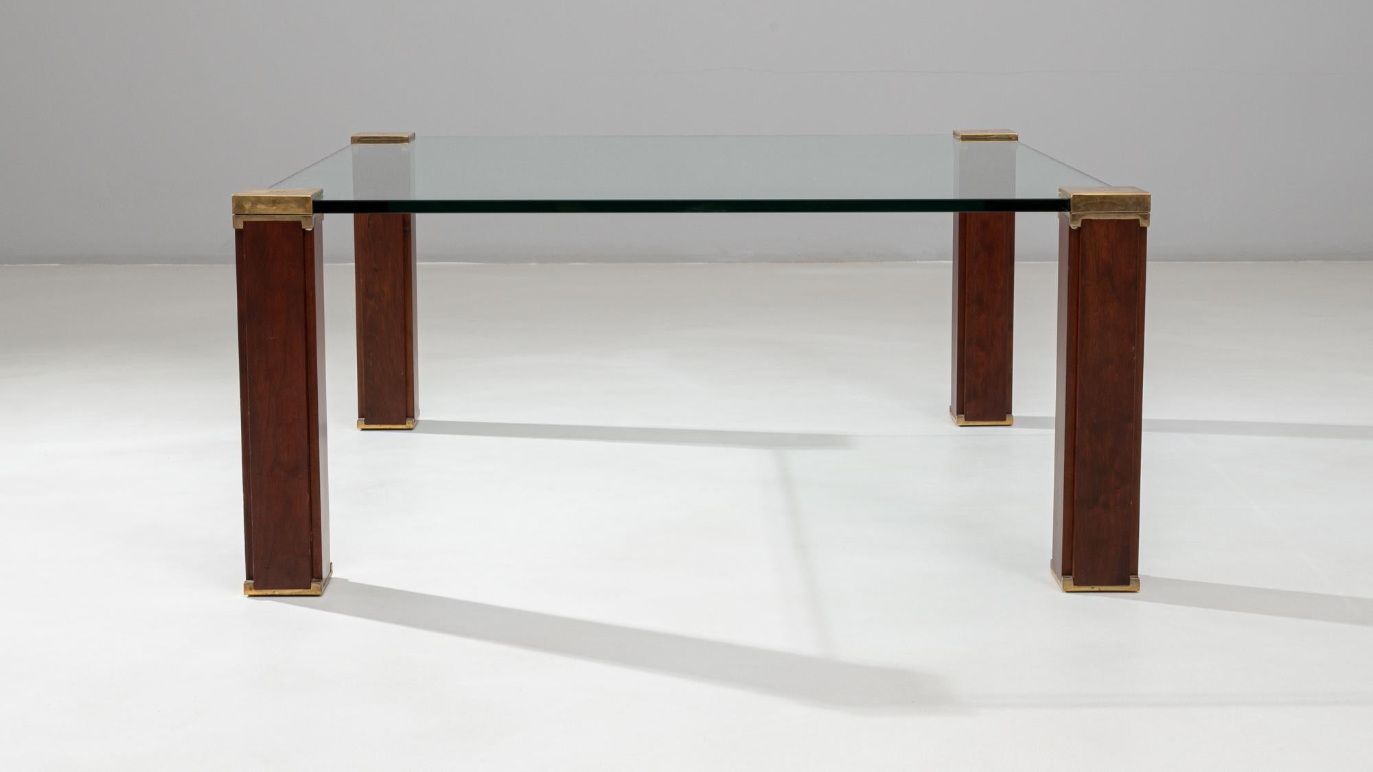 1970er Jahre Dutch T66 Glas & Messing Couchtisch von Peter Ghyczy (20. Jahrhundert) im Angebot