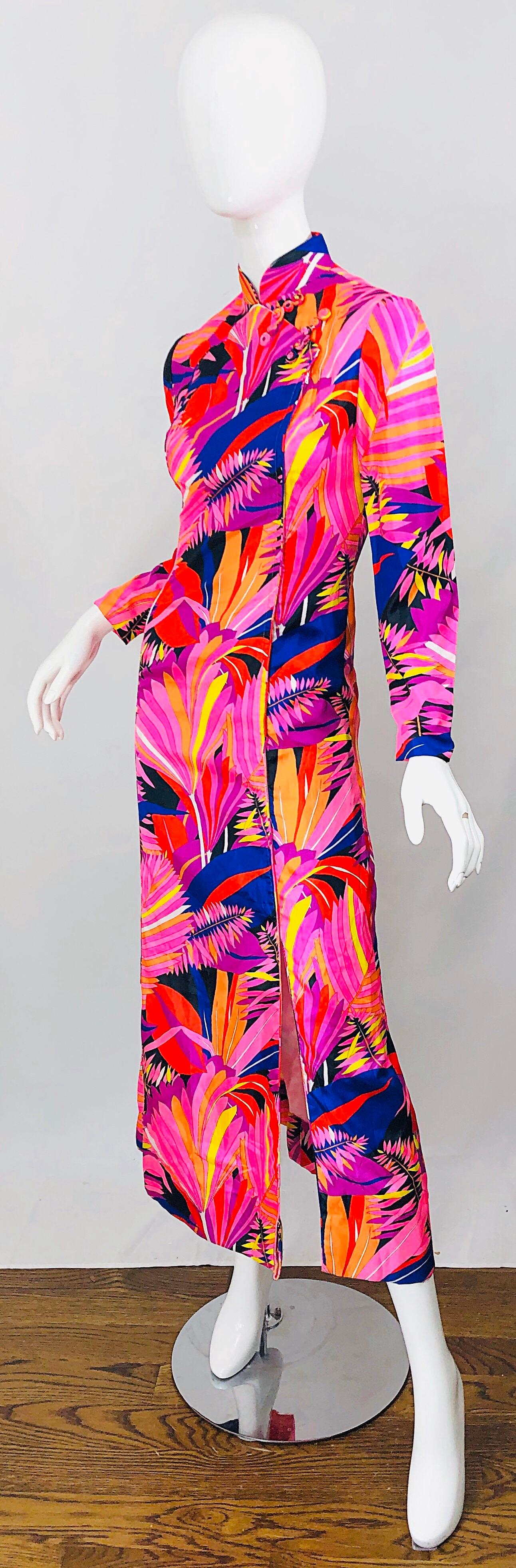 Women's 1970s Dynasty for I Magnin Psychedelic Vintage 70s Silk Cheongsam Maxi Dress For Sale