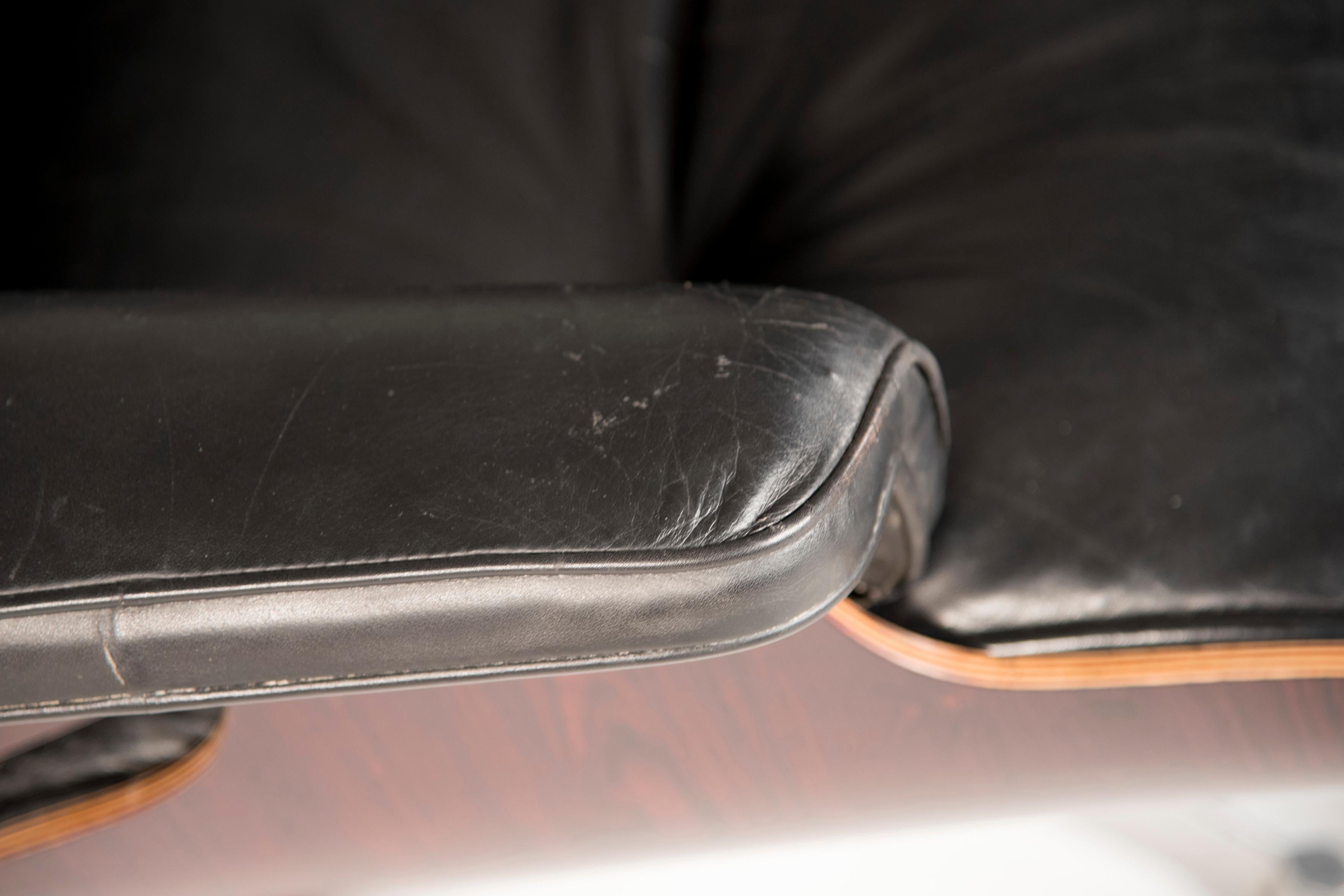20ième siècle Chaise longue Eames 670 et ottomane 671 Herman Miller par ICF des années 1970