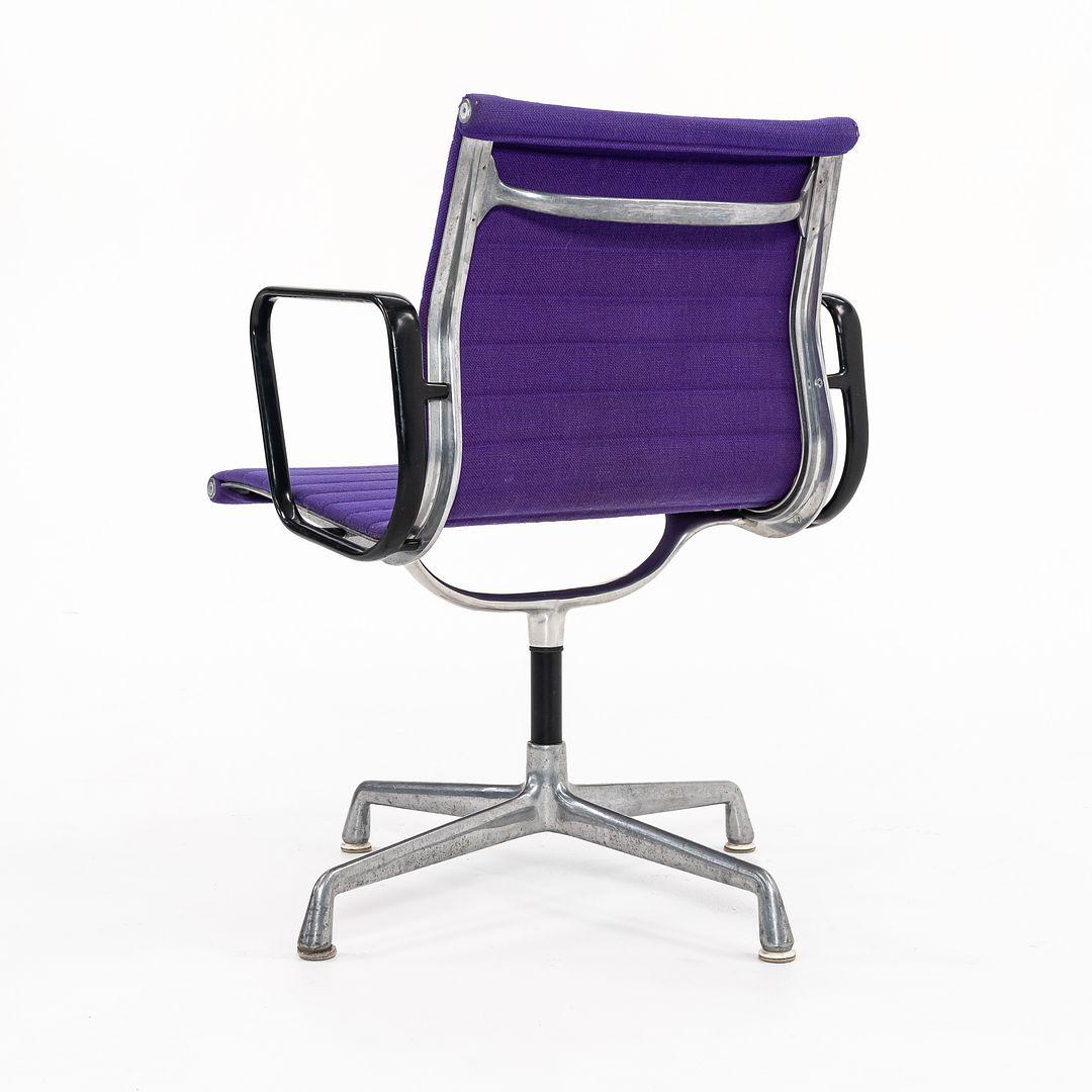 1970s Eames Aluminum Group Management Desk / Side Chair in Purple Hopsack In Good Condition For Sale In Philadelphia, PA