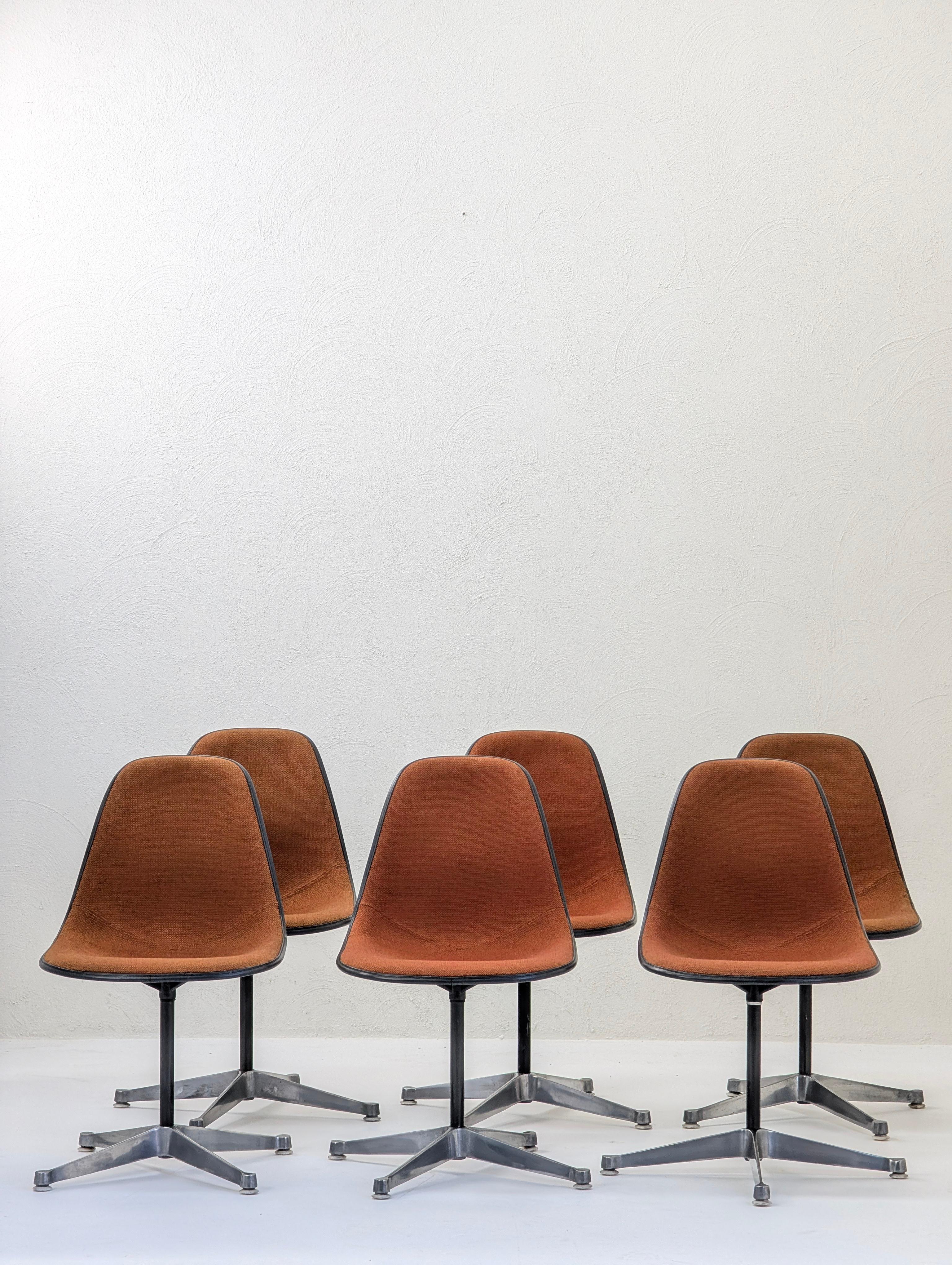 Aluminum 1970s Eames for Herman Miller Dining Suite with Platner-Edge Travertine Fossil For Sale