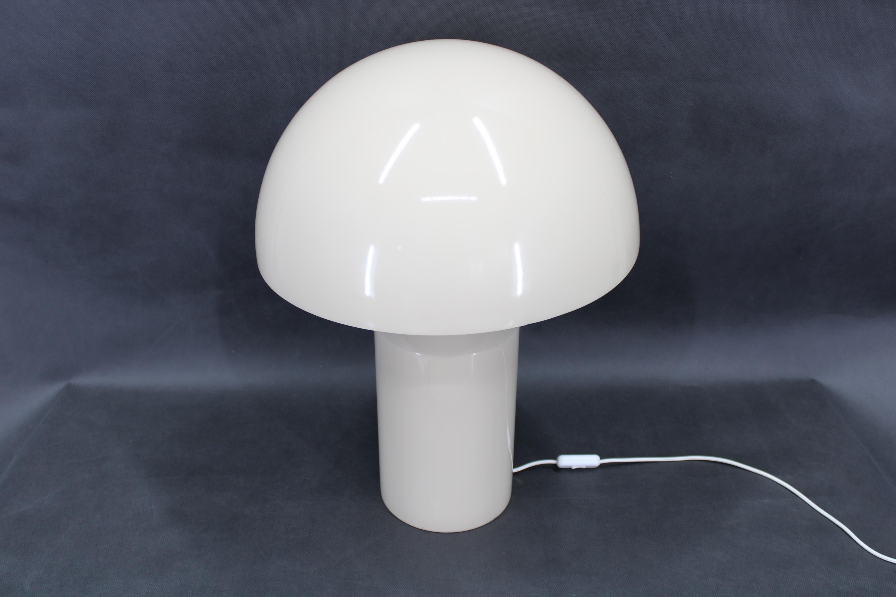 - cleaned and rewired 
- good original condition with some signs of age and use on lacquered surface
- 1x , E12-E14 bulb
- US wiring compatible
