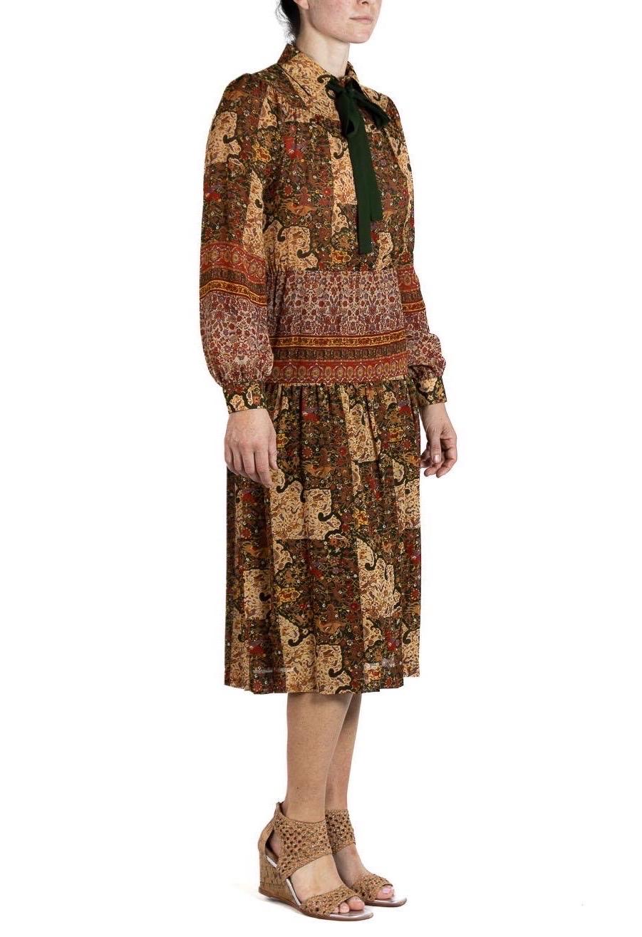 Women's 1970S Earthtone Paisley Rayon Georgette Boho Blouson Sleeved Dress For Sale