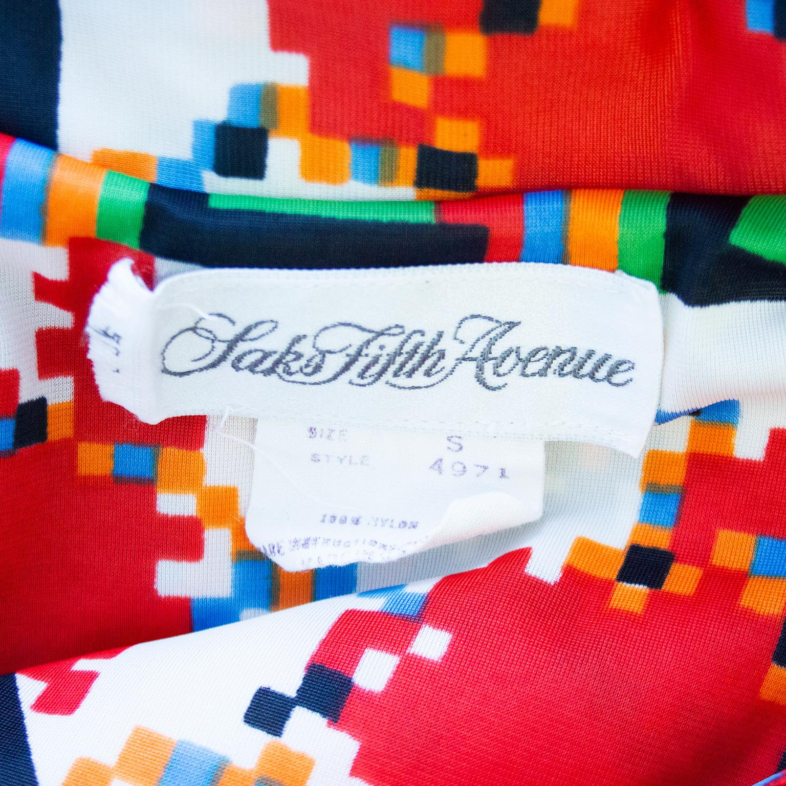 Vestaglia da hostess stampata geometrica anni '70 Eduardo per Saks Fifth Ave in vendita 1