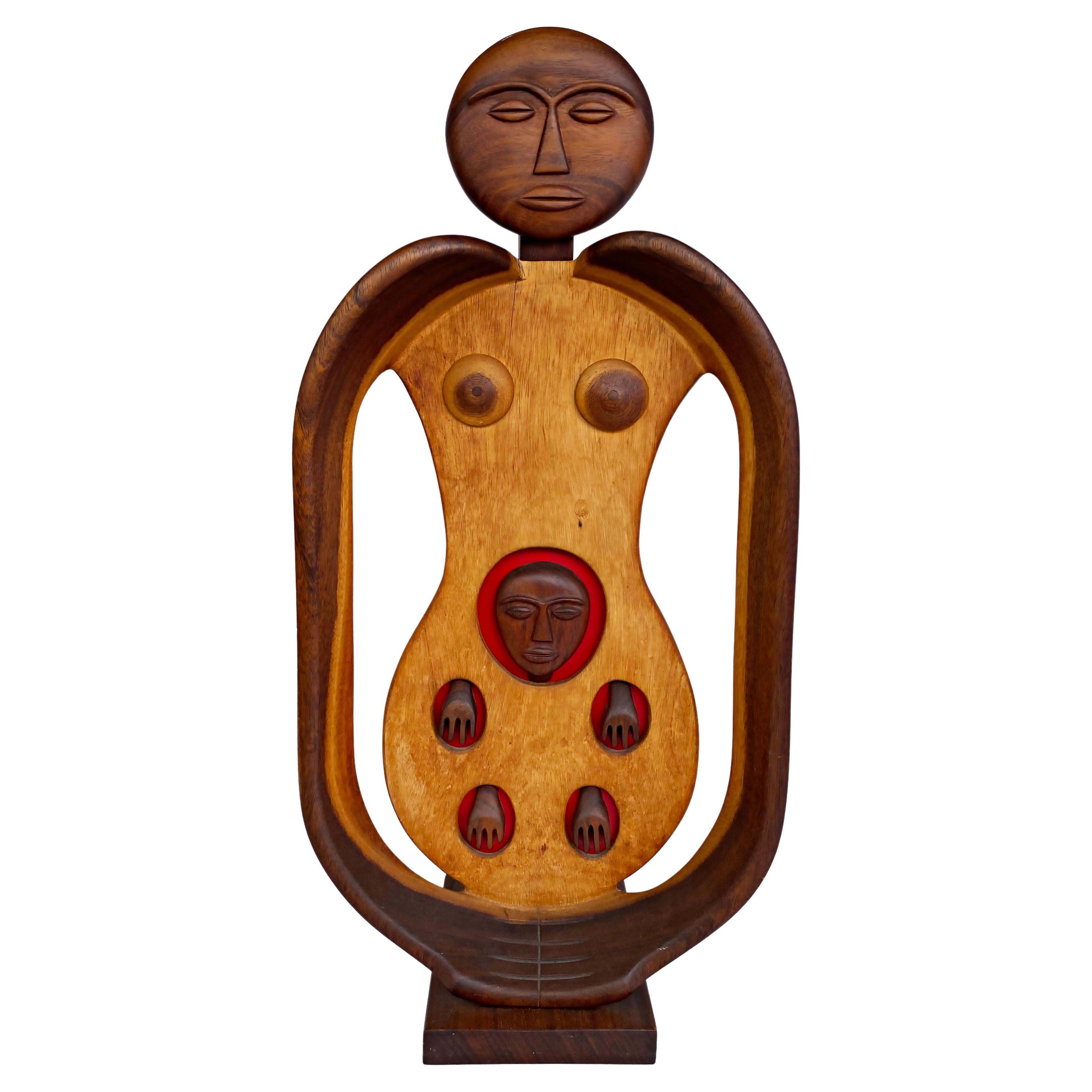 Scultura intagliata degli anni '70 di Edwin Scheier che simboleggia la fertilità in vendita