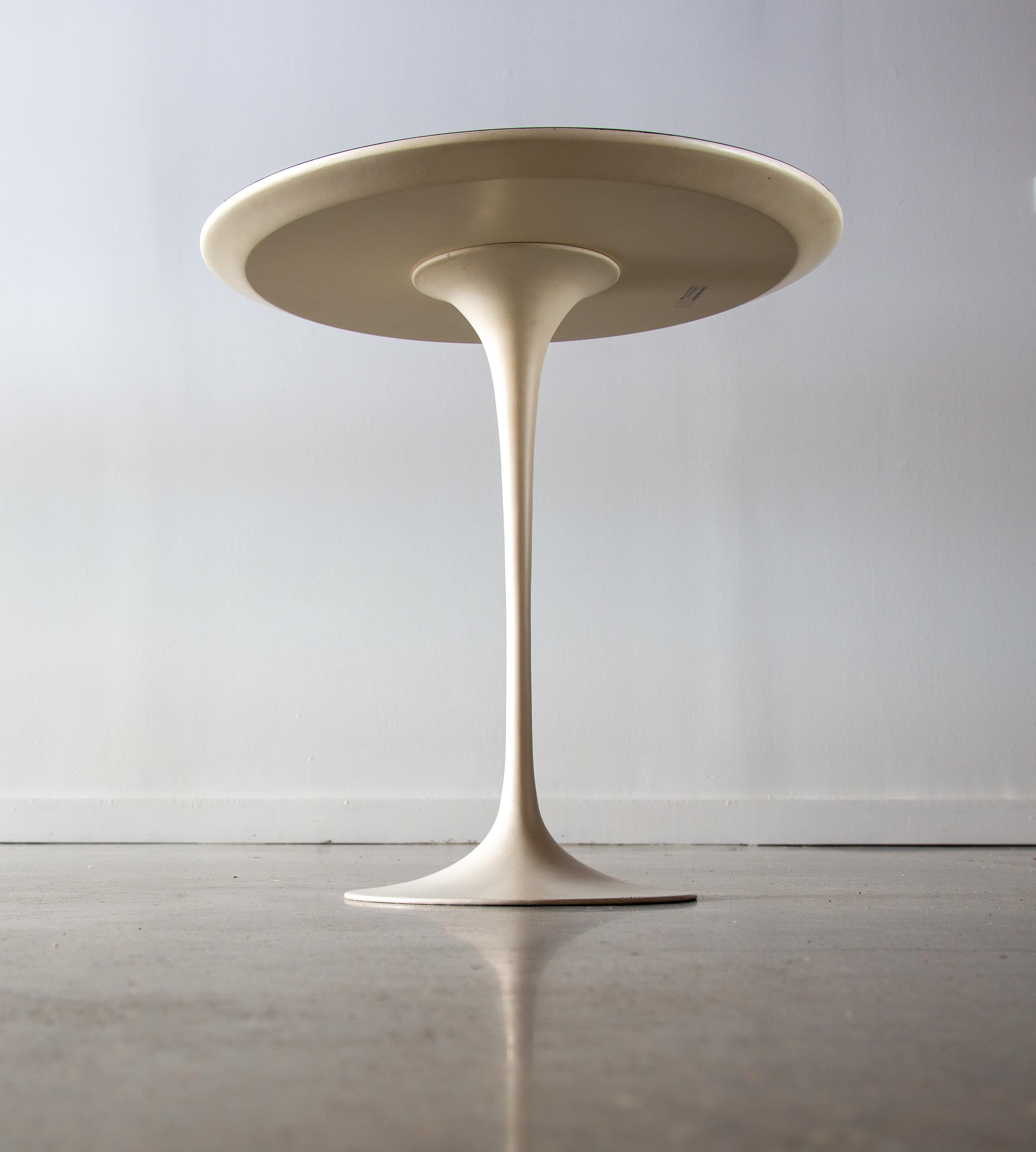 American 1970s Eero Saarinen for Knoll Tulip Side table 20