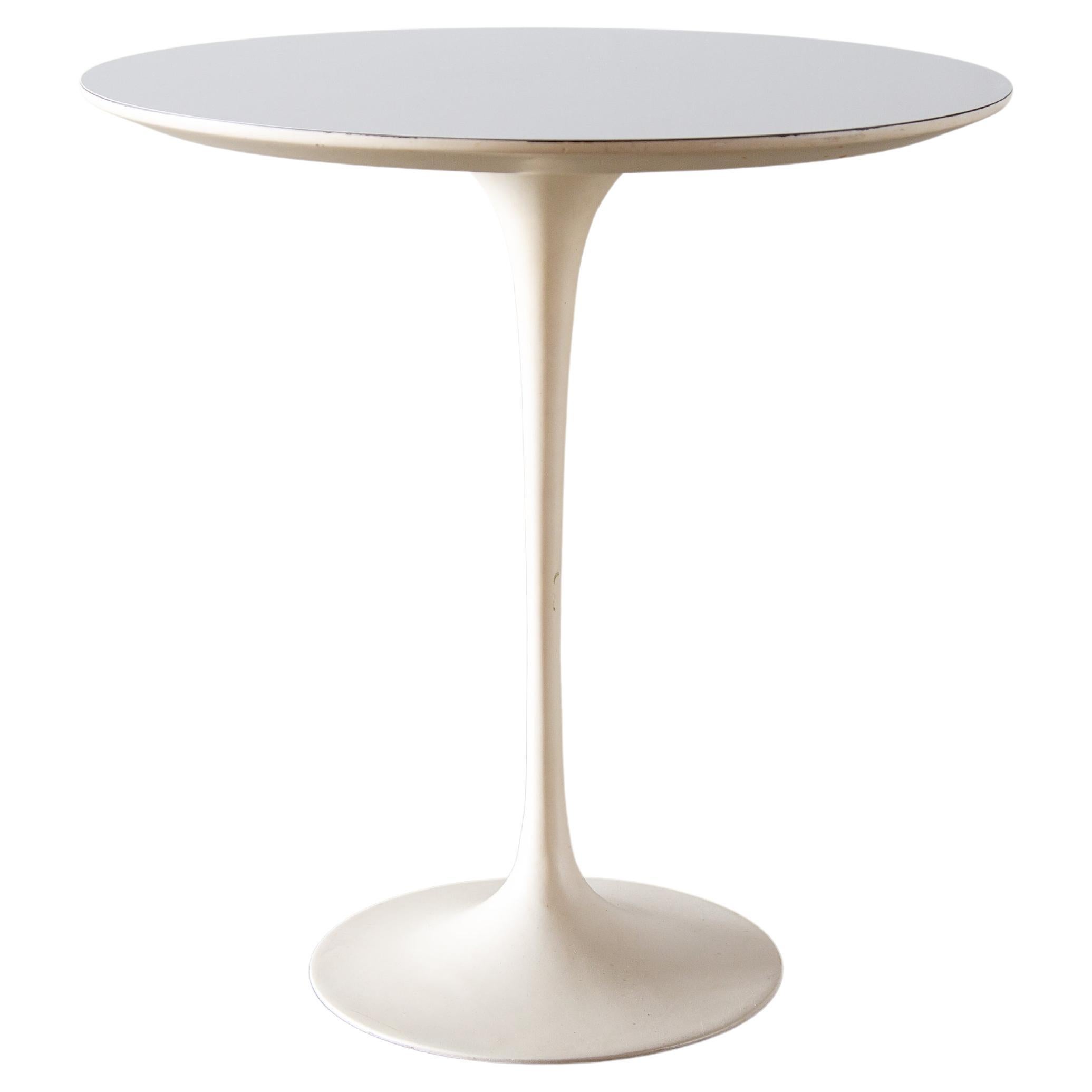 1970s Eero Saarinen for Knoll Tulip Side table 20" white laminate top