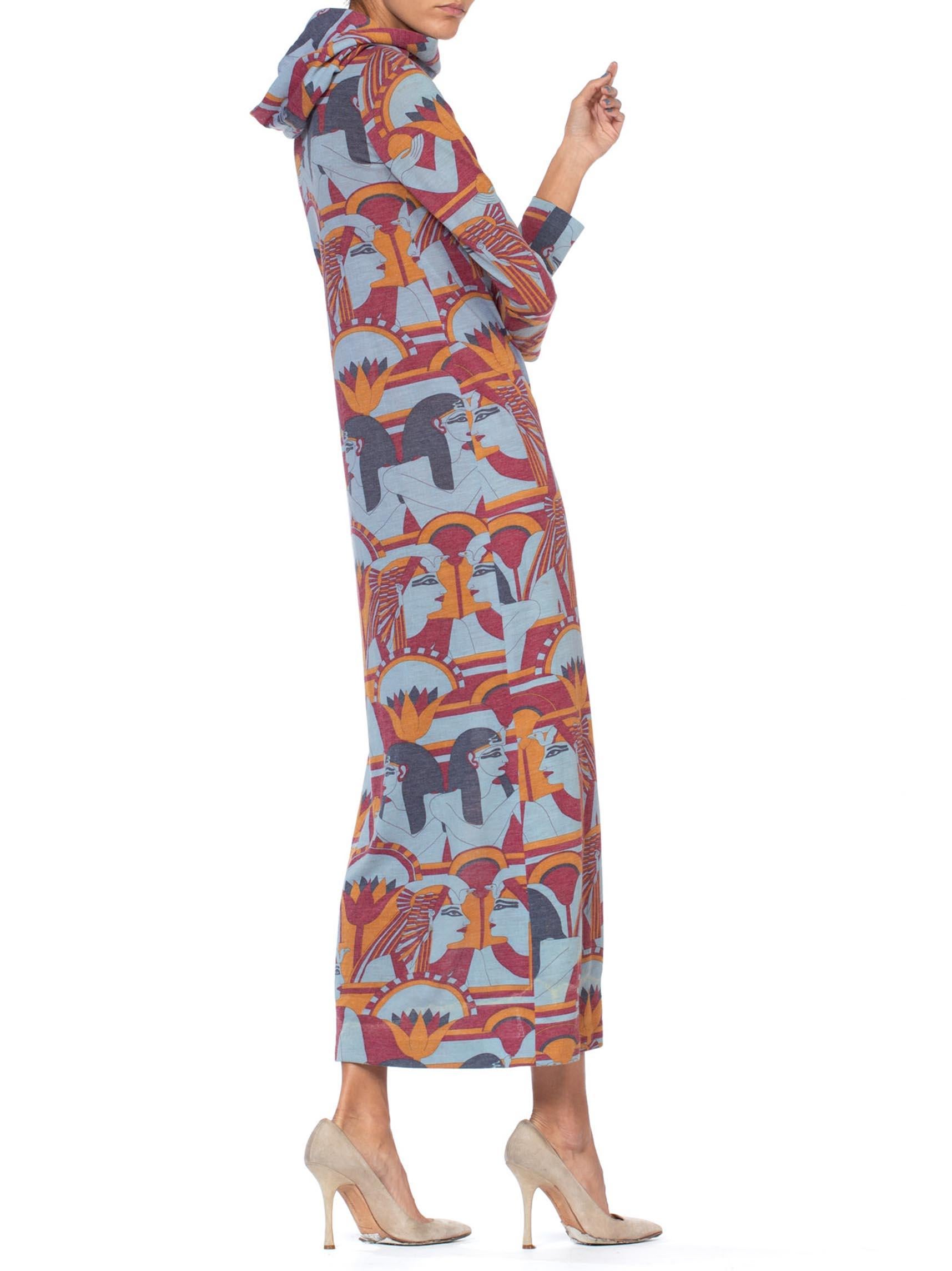 1970S Wool Blend Jersey Egyptian Pharaoh Deco Print Hooded Maxi Dress In Excellent Condition In New York, NY