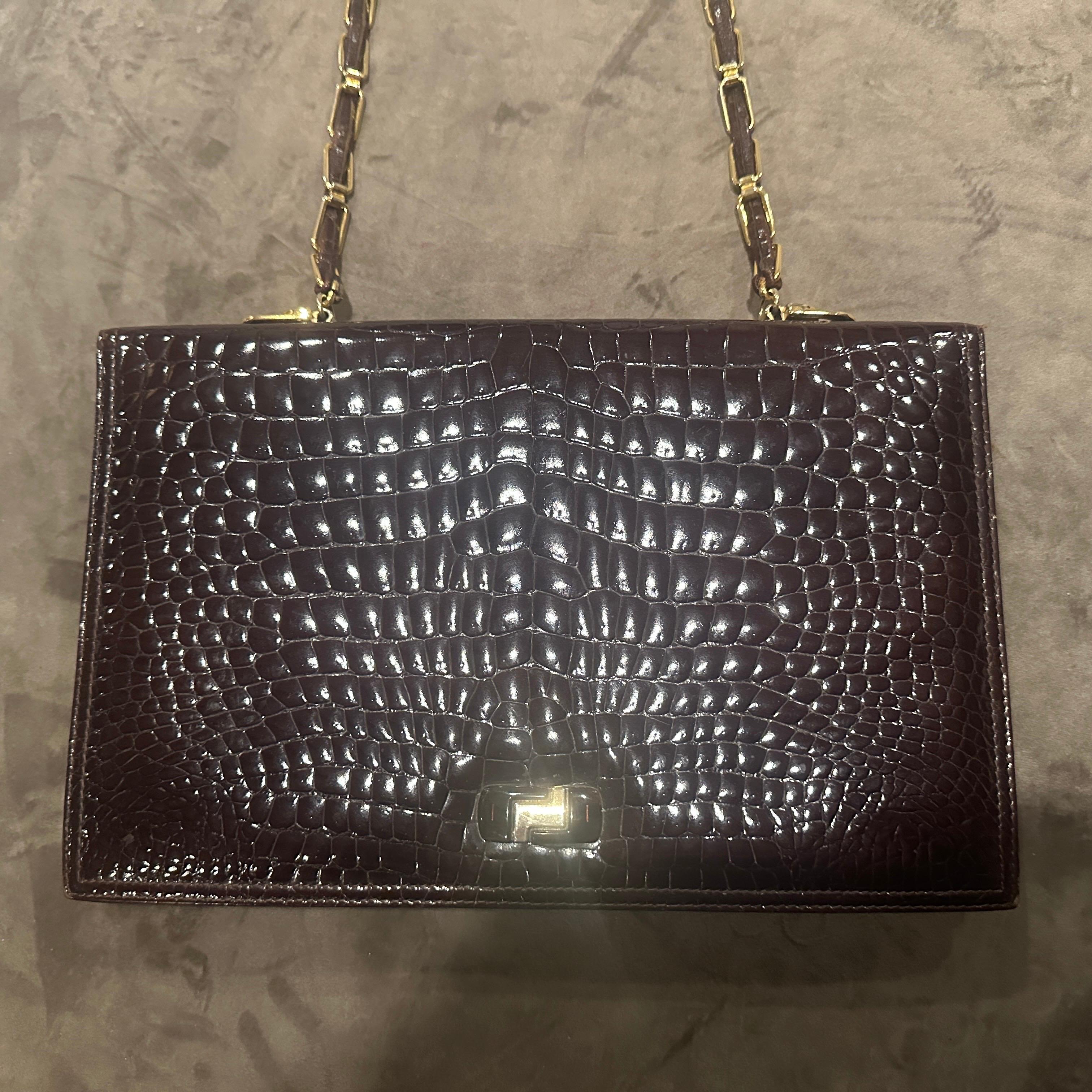 1970 Elegant Italian Leather Shoulder Bag (Sac à bandoulière en cuir marron) Pour femmes en vente