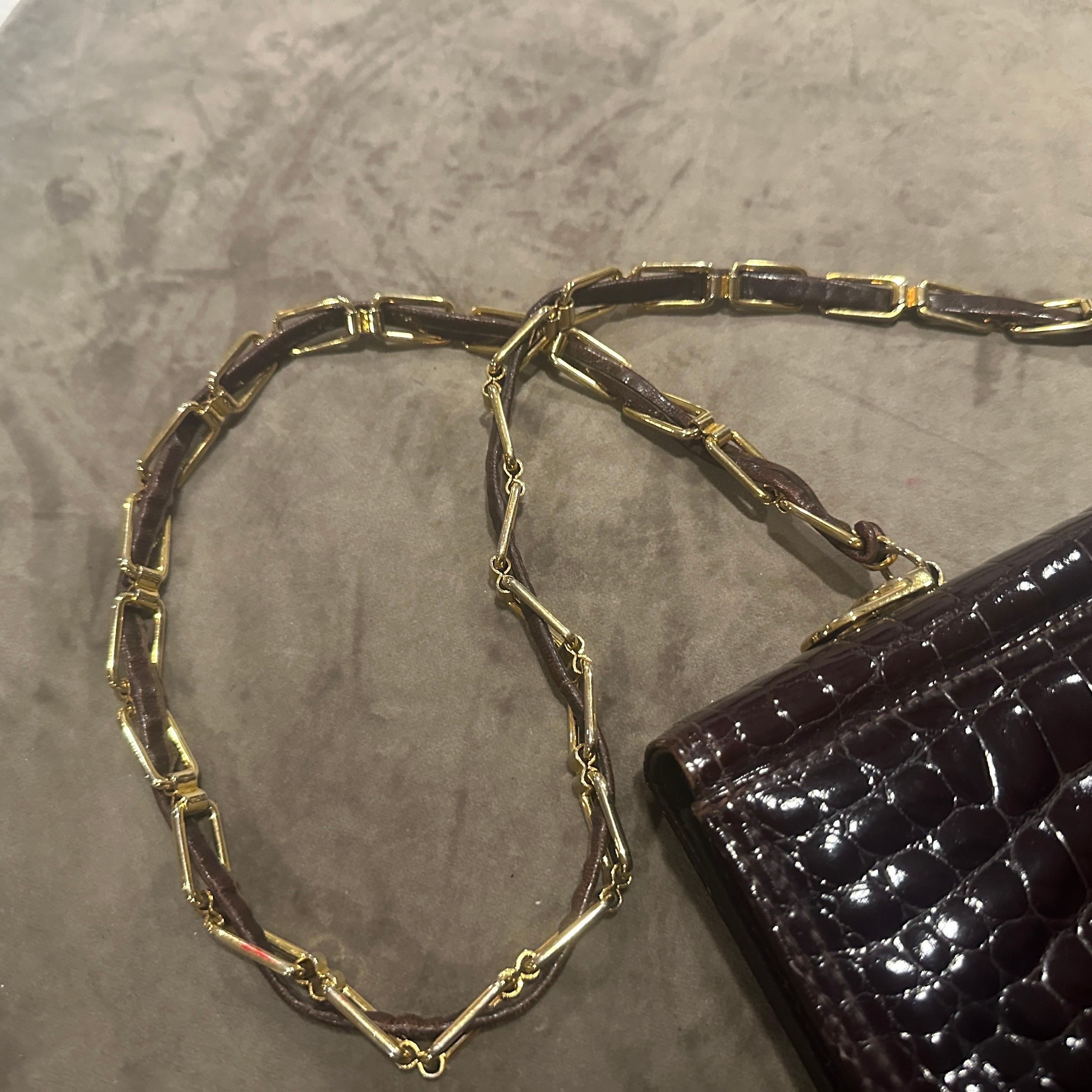 1970 Elegant Italian Leather Shoulder Bag (Sac à bandoulière en cuir marron) en vente 1