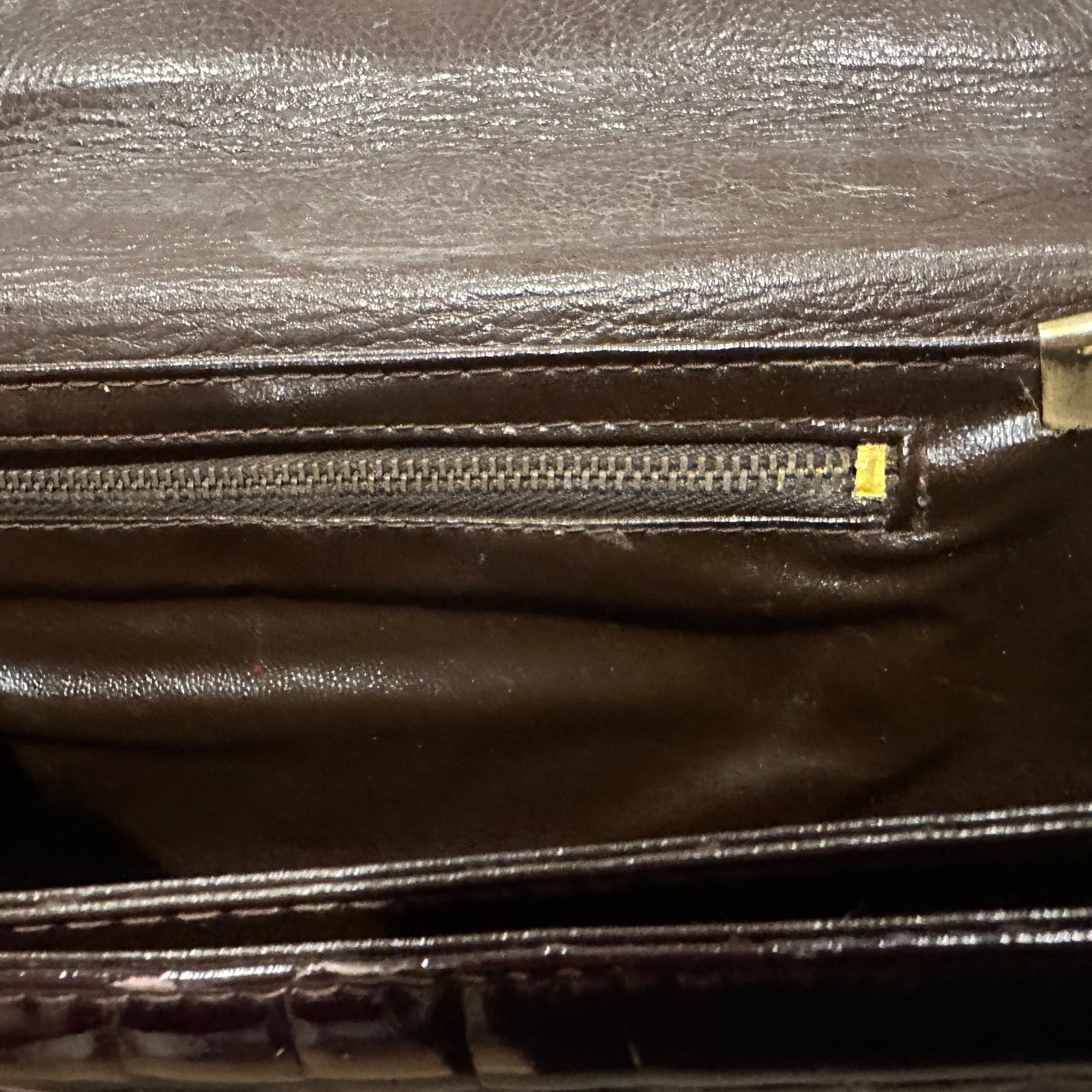 1970 Elegant Italian Leather Shoulder Bag (Sac à bandoulière en cuir marron) en vente 2