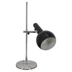 Élégante lampe de bureau danoise chromée des années 1970