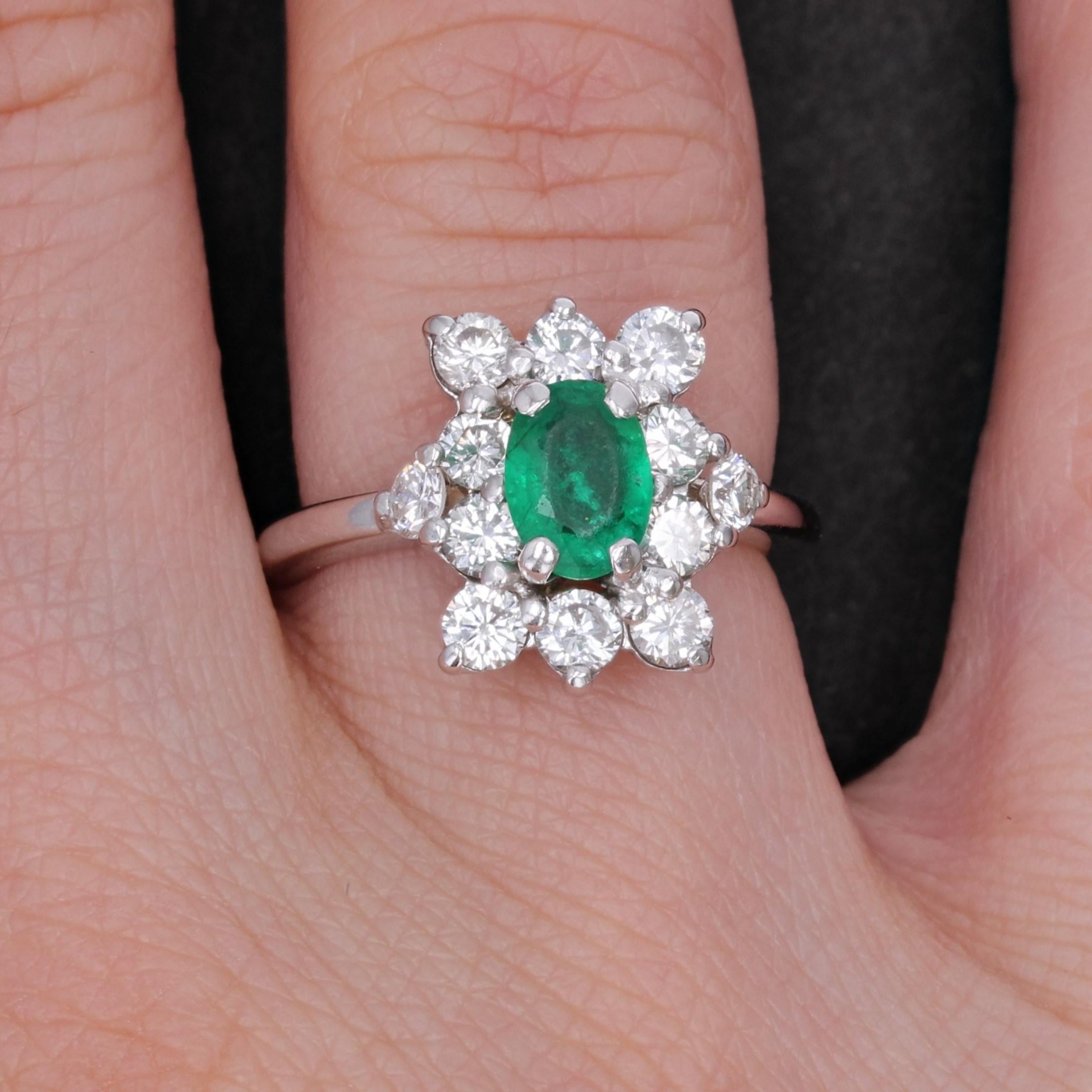 Women's 1970s Emerald Diamonds 18 Karat White Gold Daisy Ring For Sale