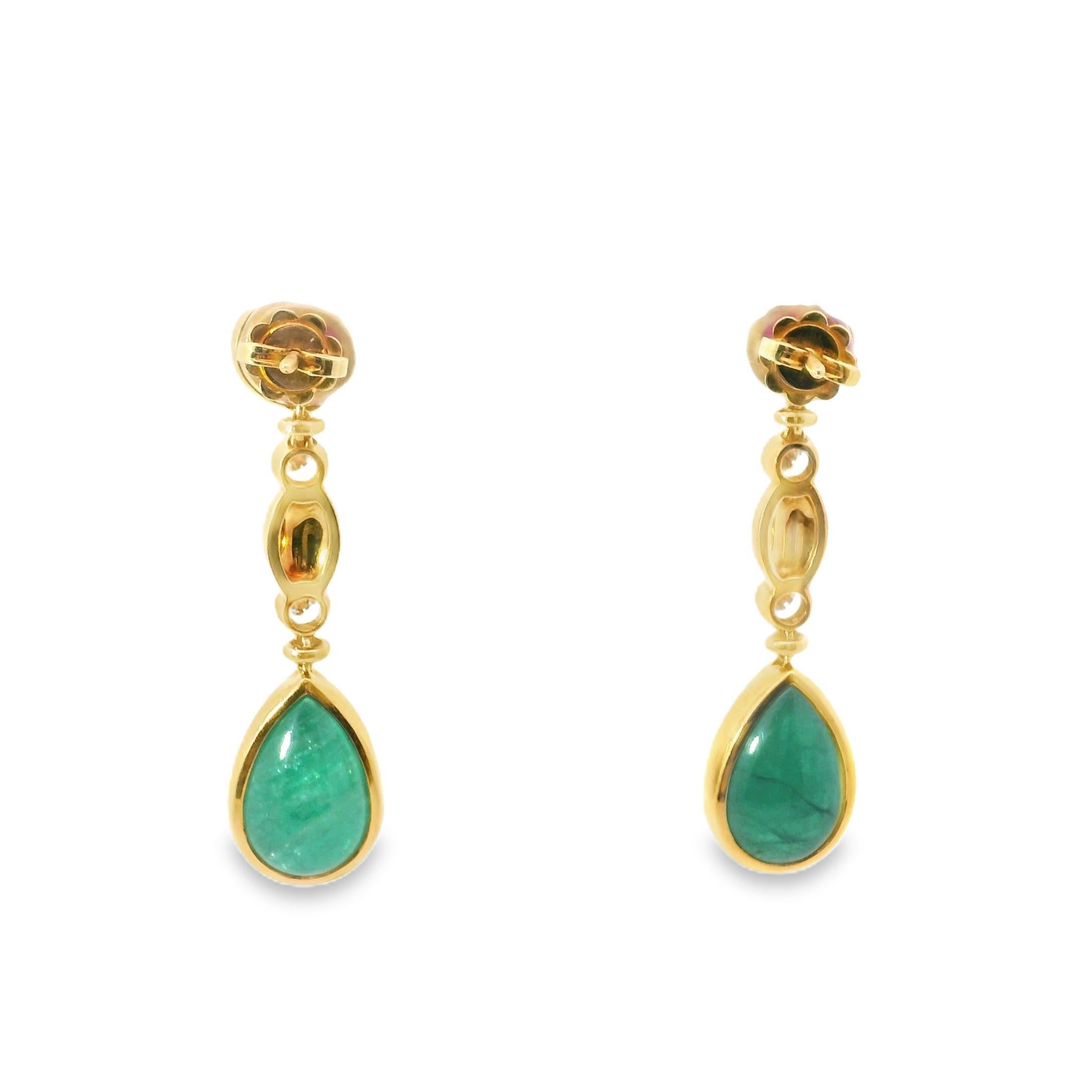 Boucles d'oreilles pendantes en émeraude, rubis et diamant des années 1970 Bon état - En vente à New York, NY