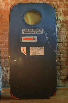 Porte d'émergence des années 1970 de l'avion C-160