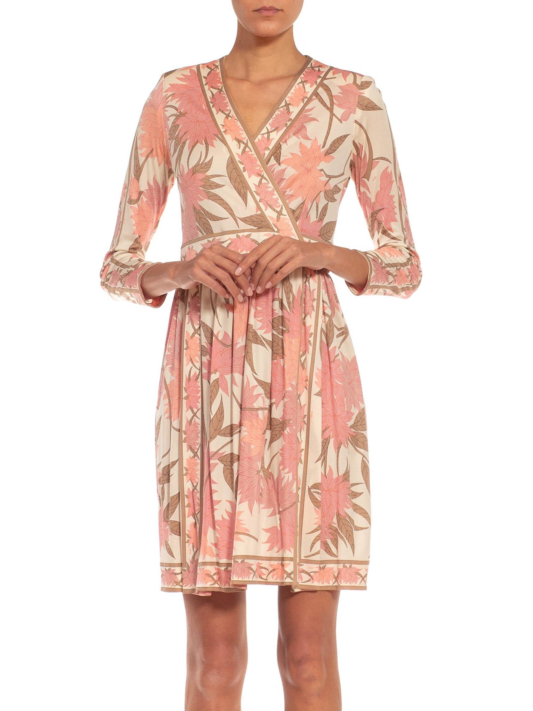 1970S EMILIO PUCCI Cream, Brown & Pink Floral Silk Rayon Blend Signed Dress In Excellent Condition For Sale In New York, NY