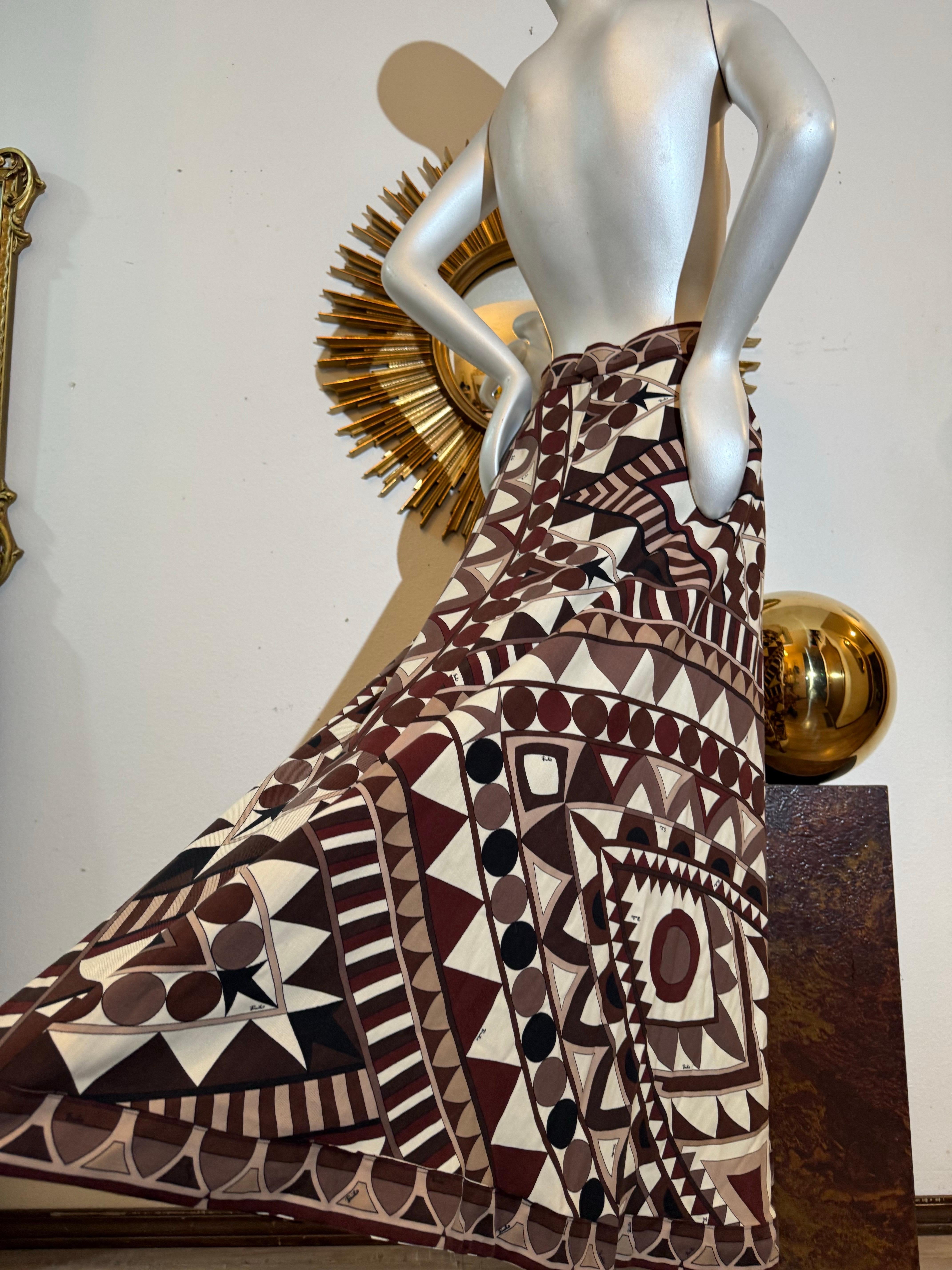 Maxi falda de punto en A de lana pura Emilio Pucci de los años 70 en marrones geométricos en venta 5