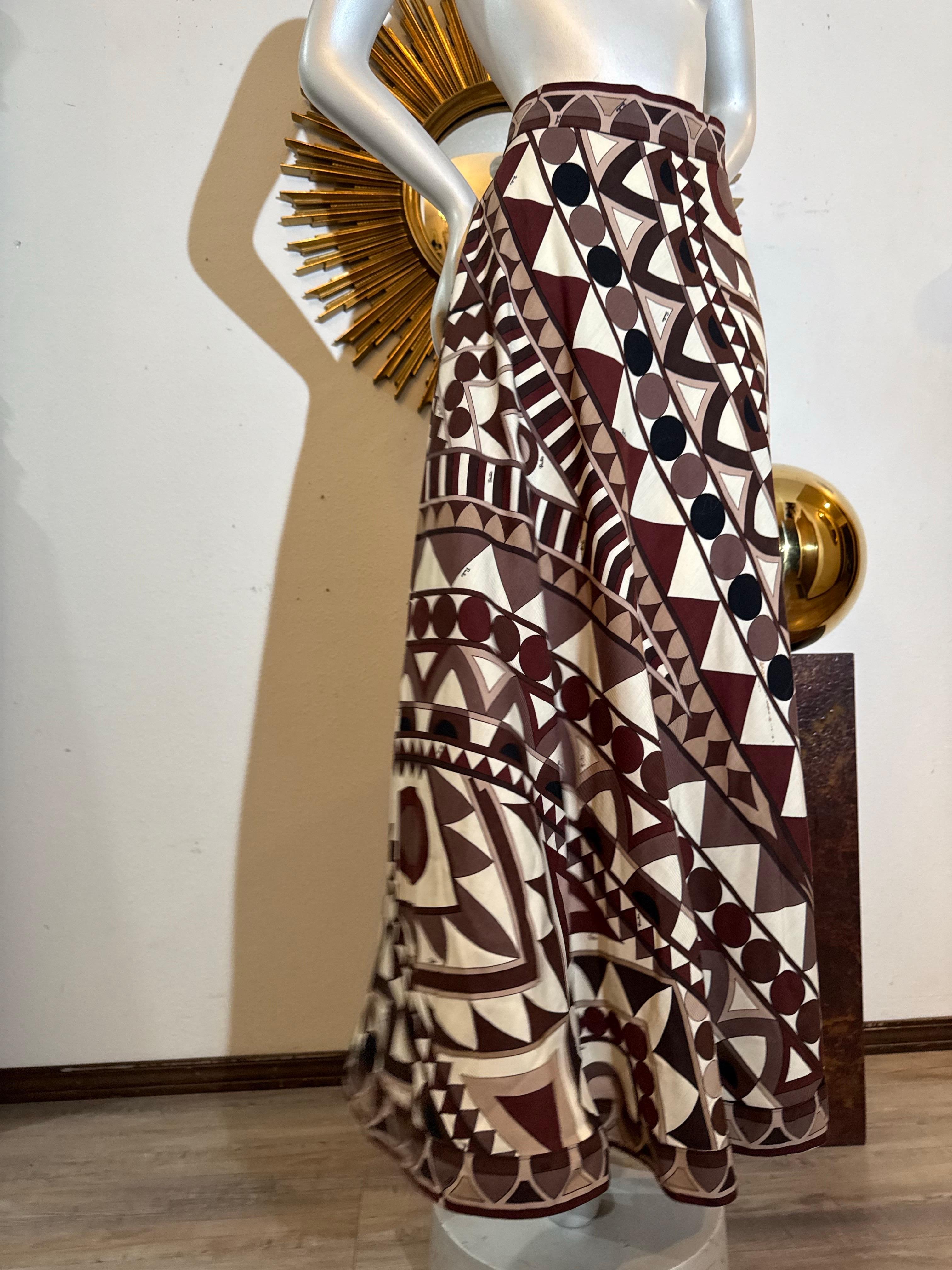 Maxi falda de punto en A de lana pura Emilio Pucci de los años 70 en marrones geométricos Negro en venta