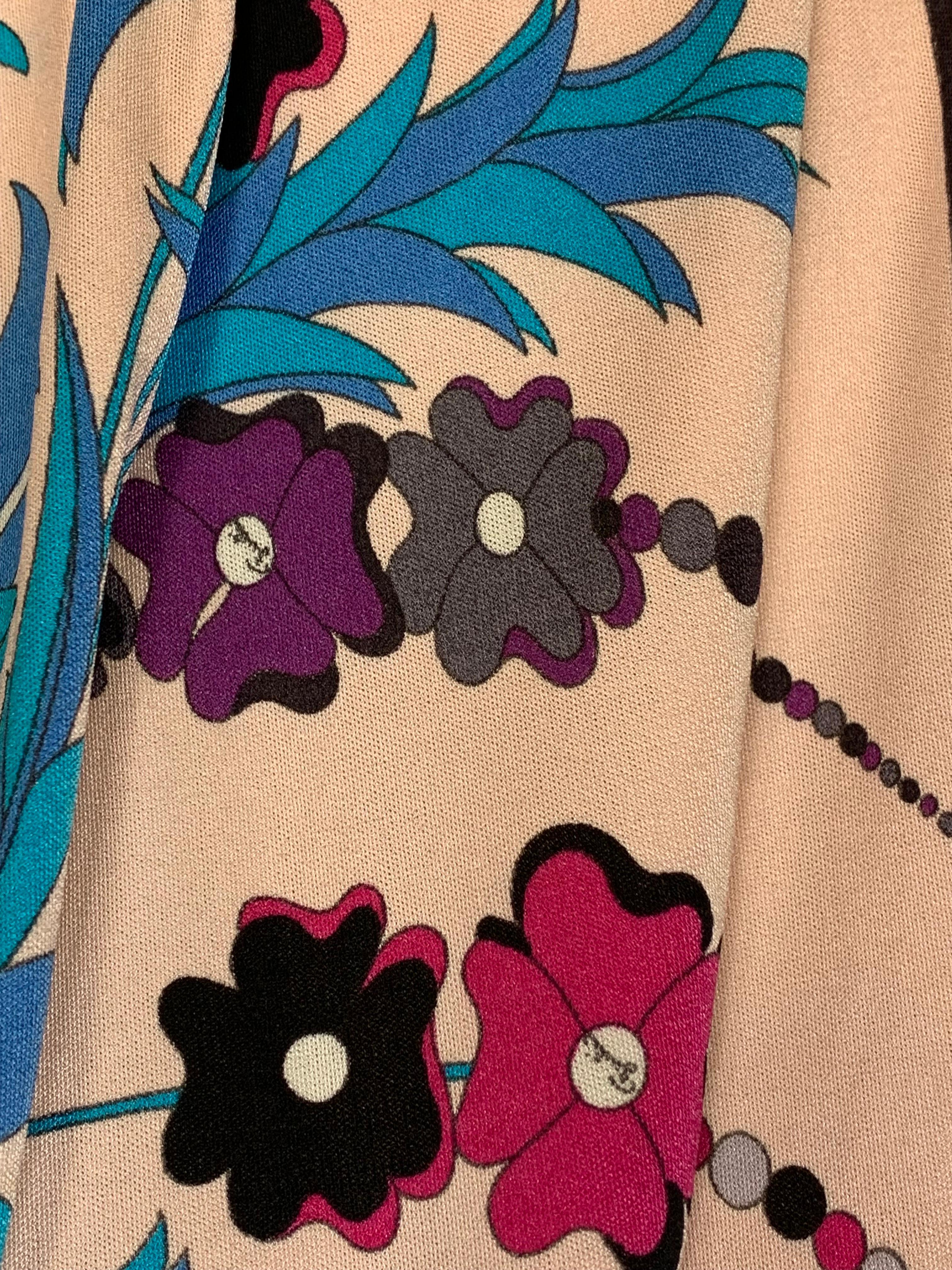 Robe portefeuille Emilio Pucci des années 1970 à imprimé floral avec jupe et bandes en vente 1
