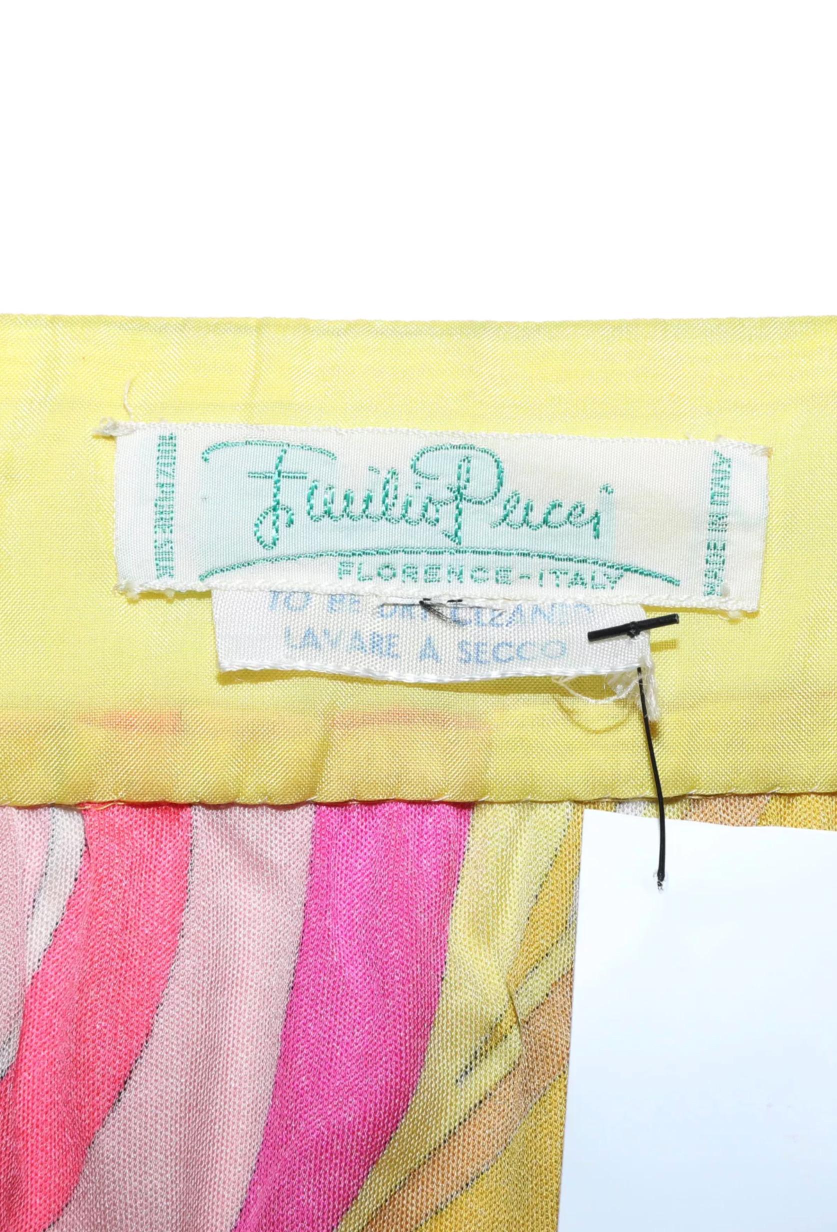1970er Emilio Pucci Gelbes bedrucktes Seidenkleid Damen im Angebot