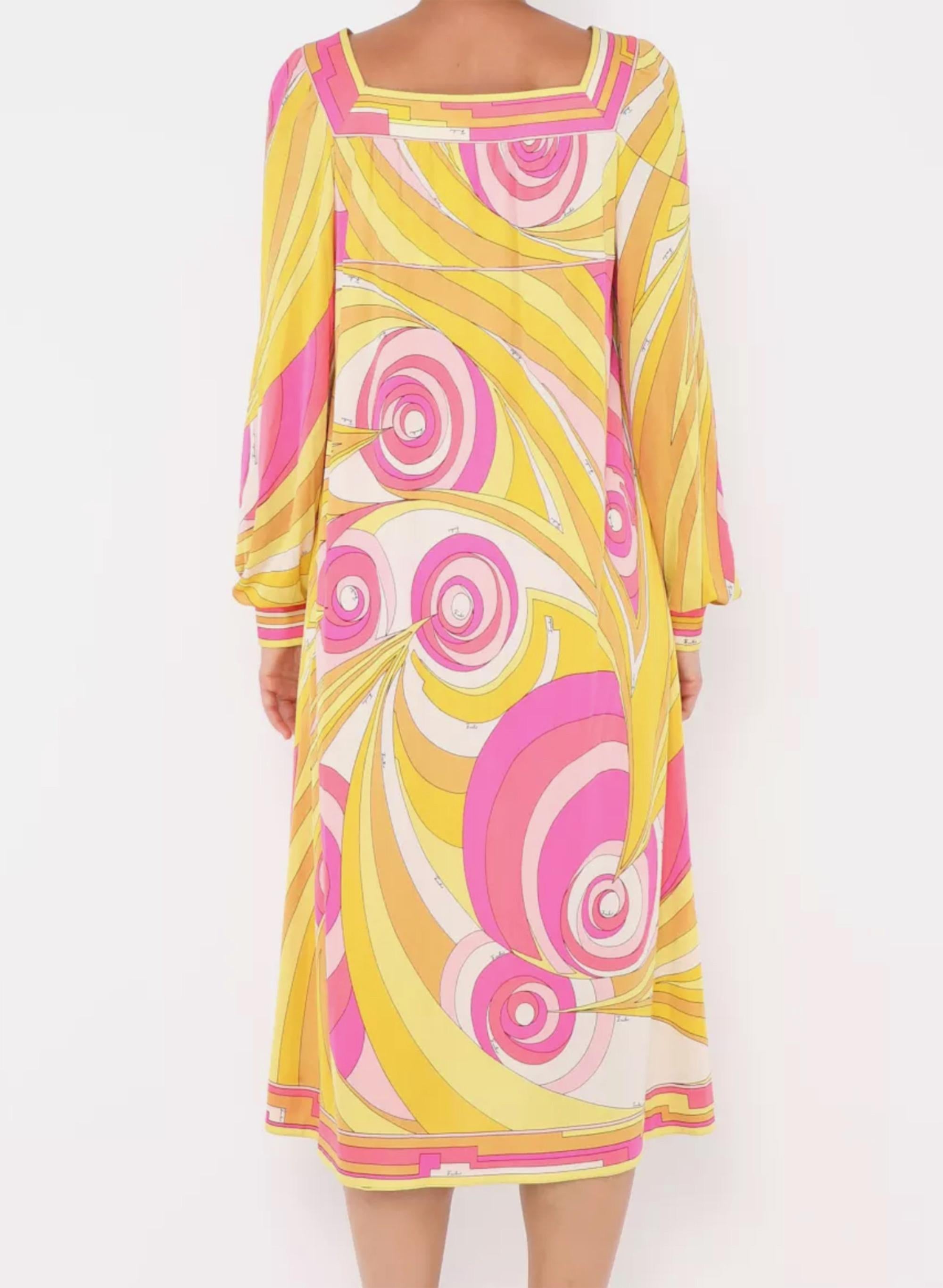 1970er Emilio Pucci Gelbes bedrucktes Seidenkleid im Angebot 2