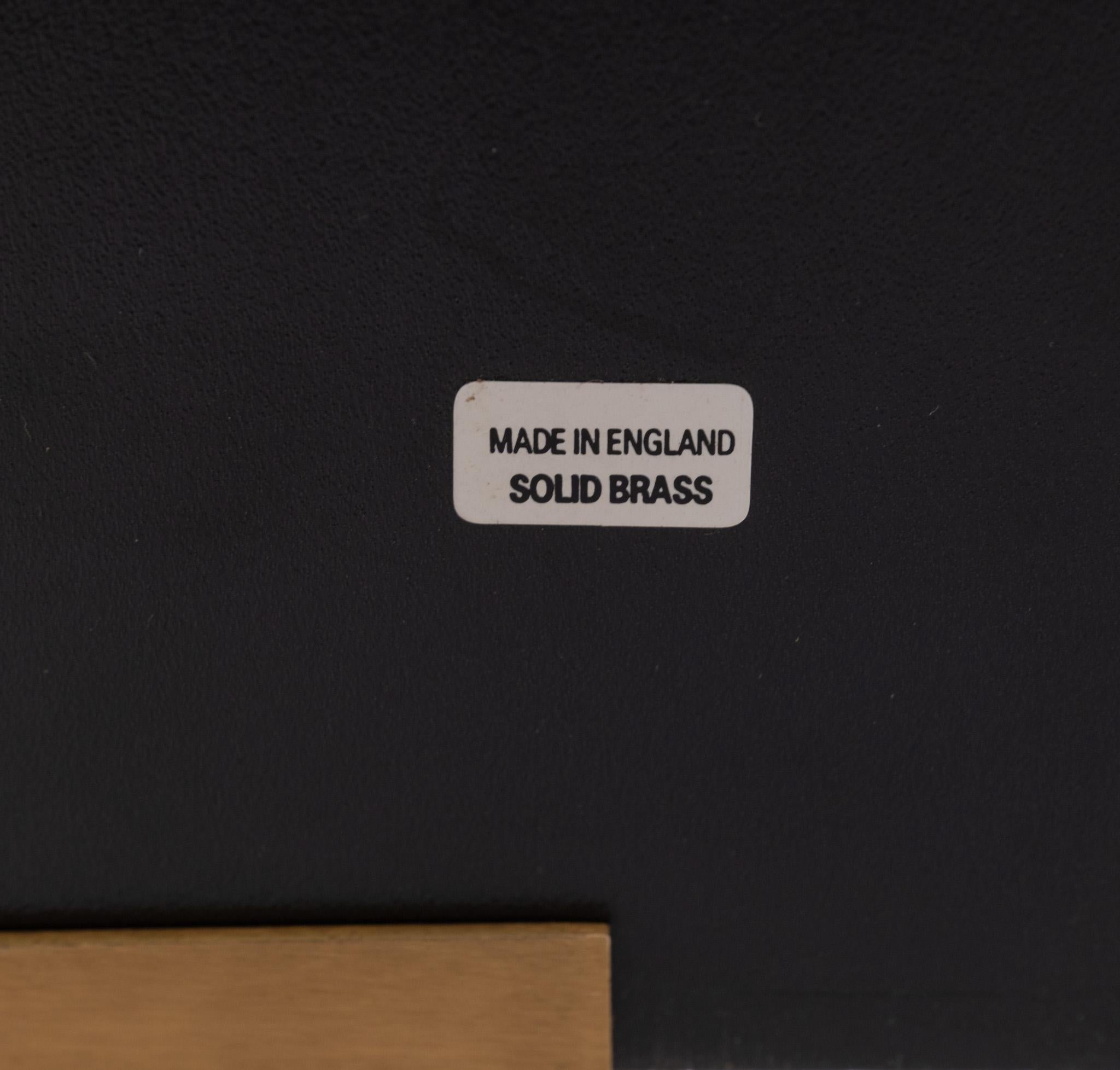 1970s English Brass Photo Frame on Angled Stand For Sale 1