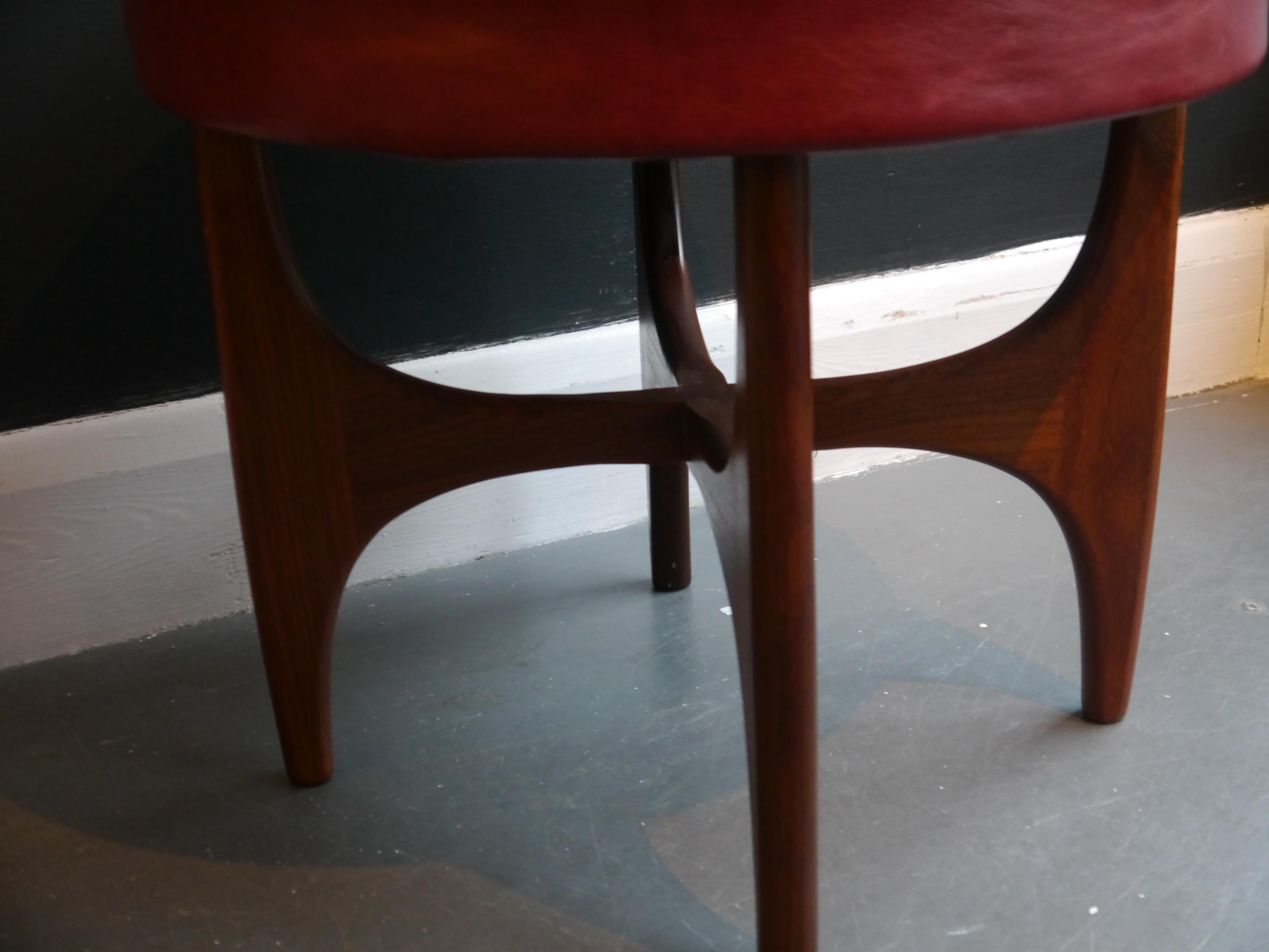 1970s English G-plan Teak based leather/cloth footstool designed by Kofod larsen For Sale 3
