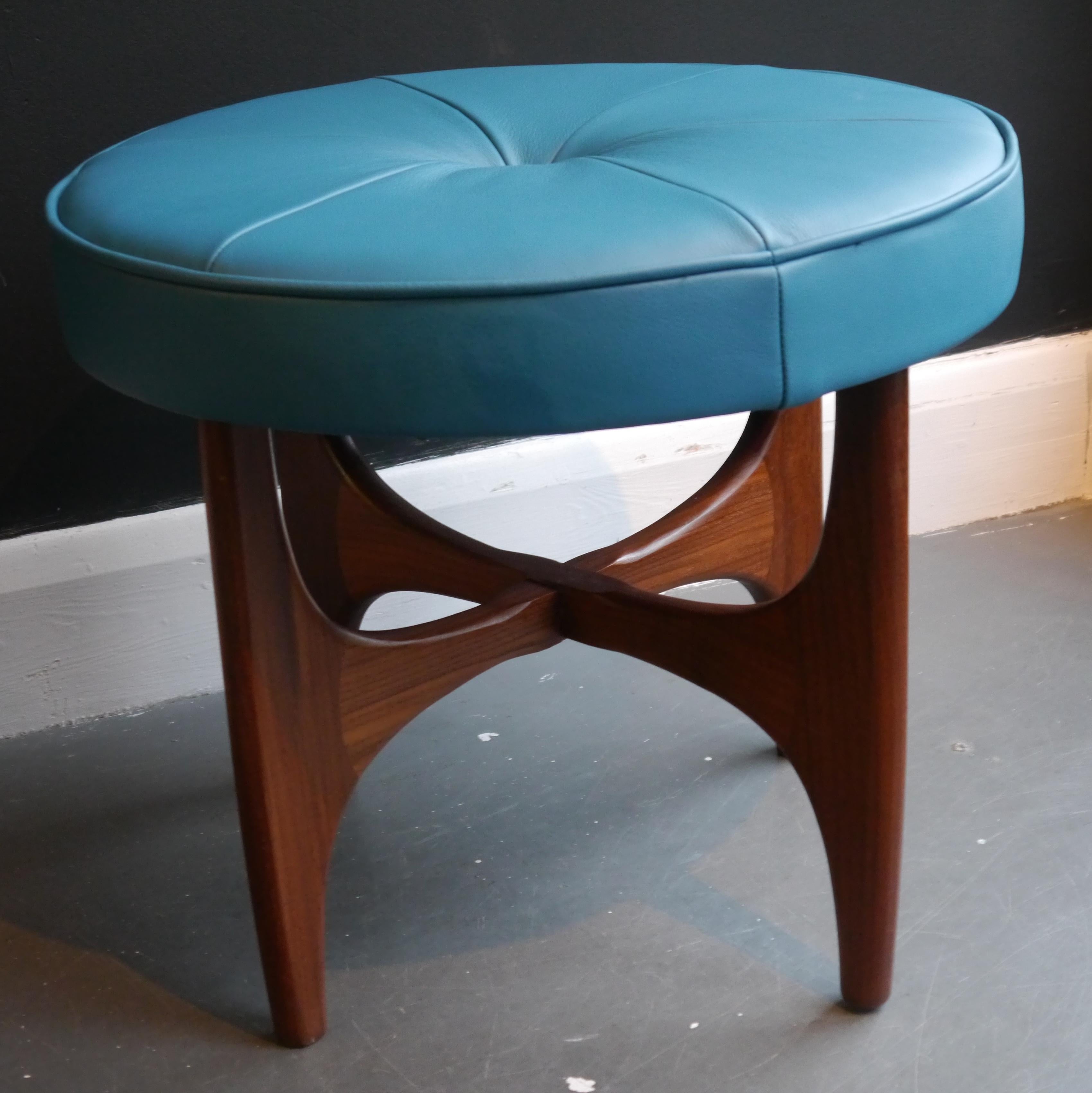 1970s English G-plan Teak based leather/cloth footstool designed by Kofod larsen In Good Condition For Sale In London, GB