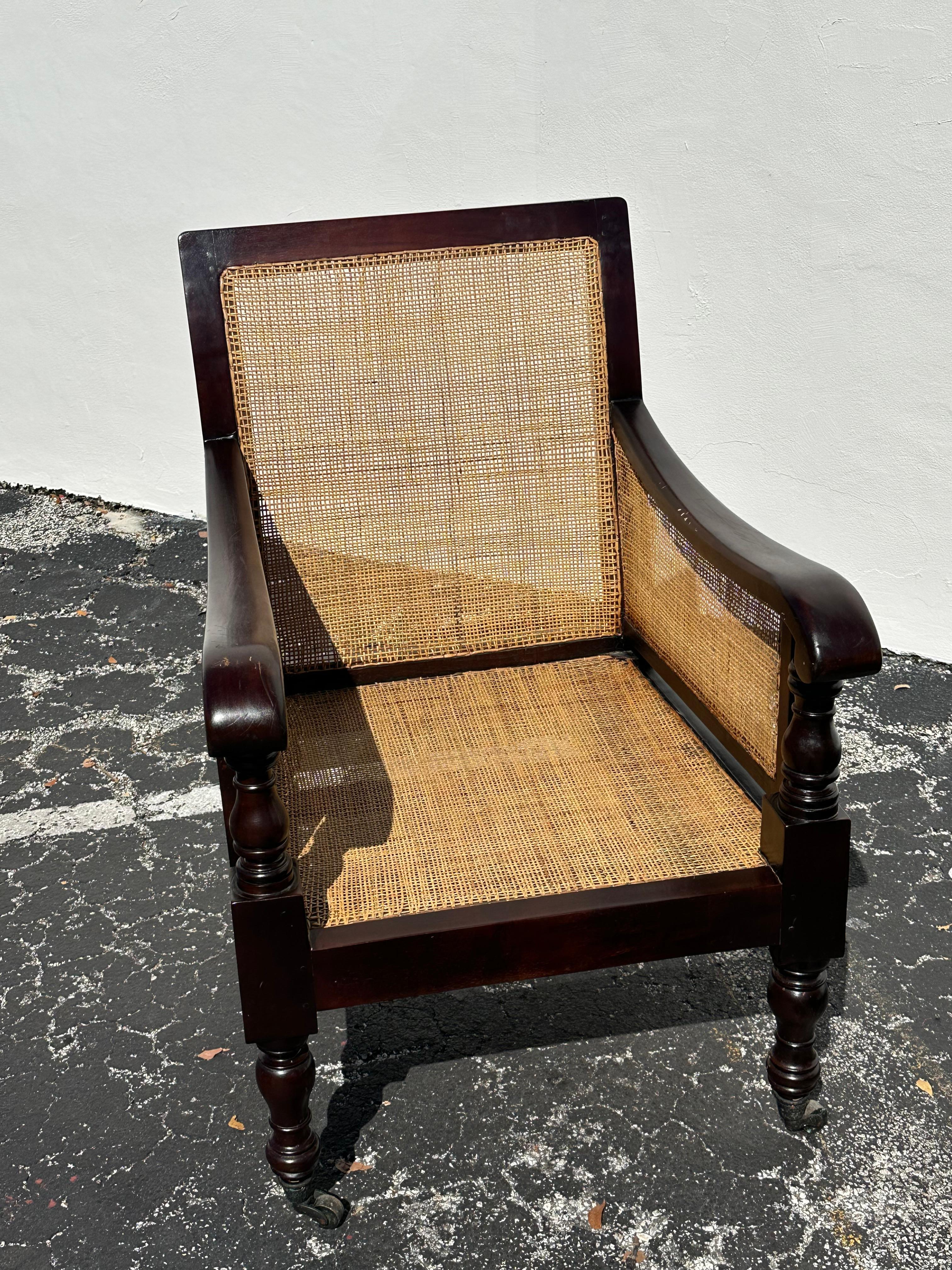 1970 Bibliothèque anglaise Bergère Recency Caned Mahogany Armchairs en vente 6