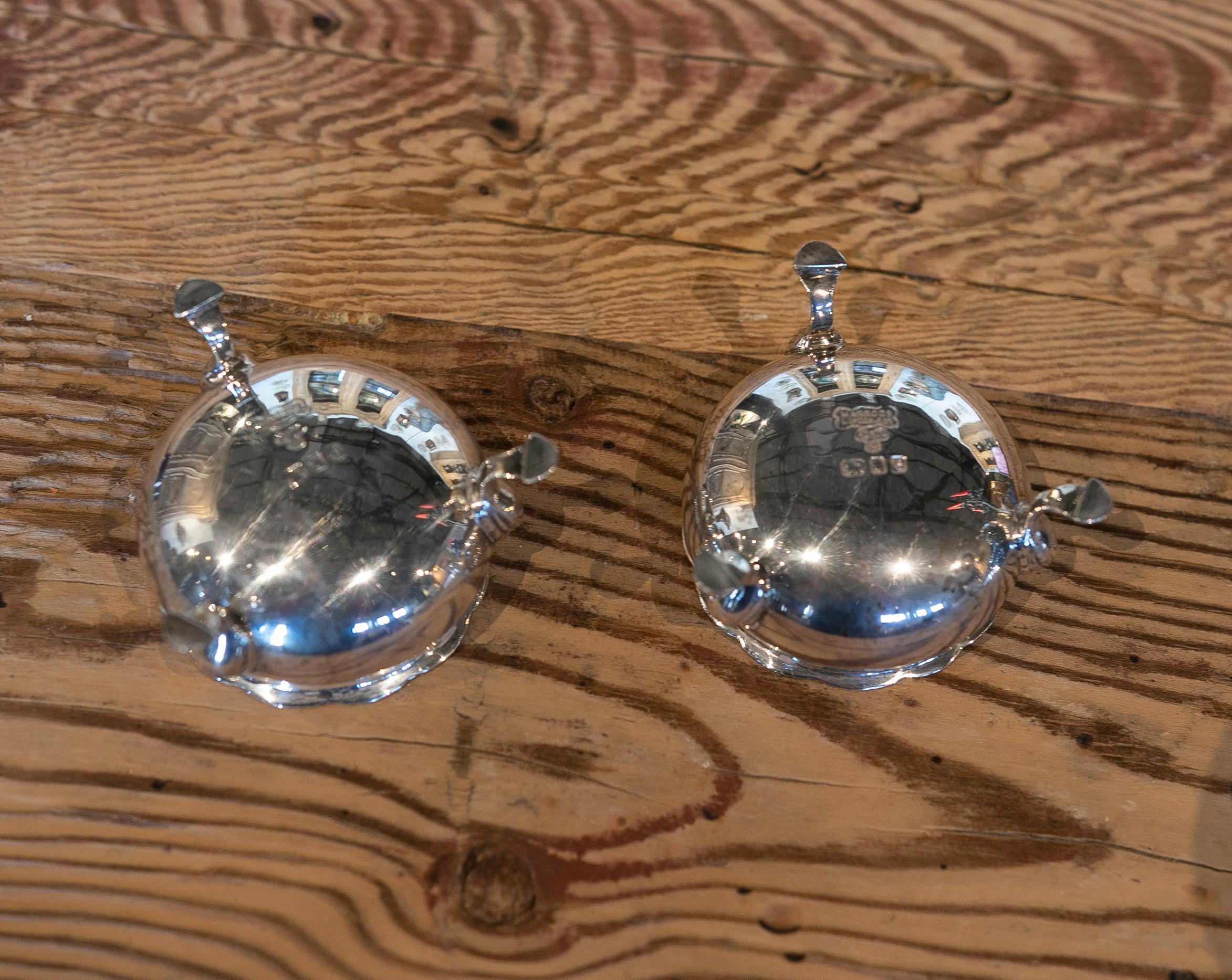 1970s English Pair of Silver and Crystal Salt Cellars with Harrods Hallmarking For Sale 2