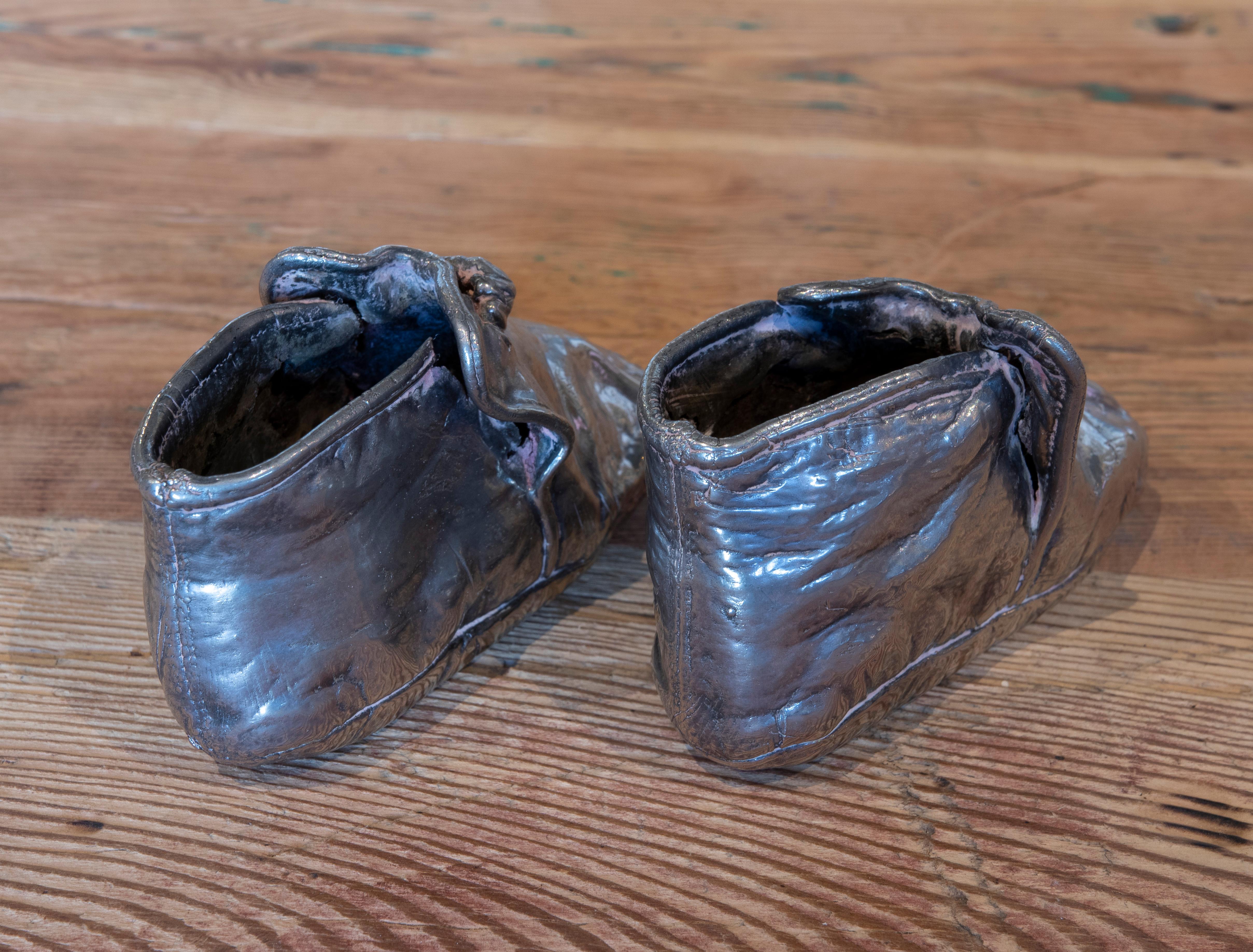 1970s English Pair of Silver Plated Metal Shoes For Sale 1