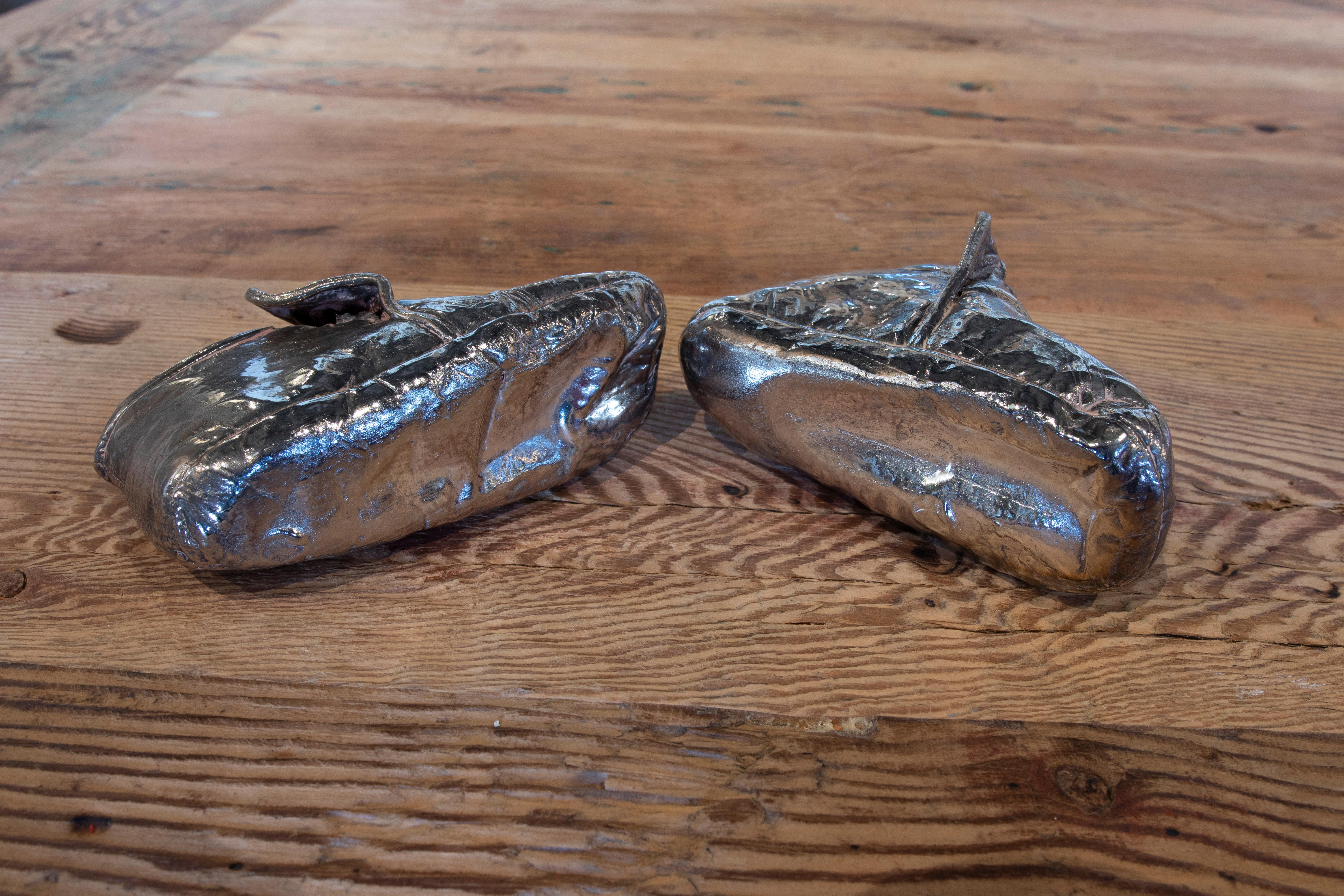 1970s English Pair of Silver Plated Metal Shoes For Sale 3