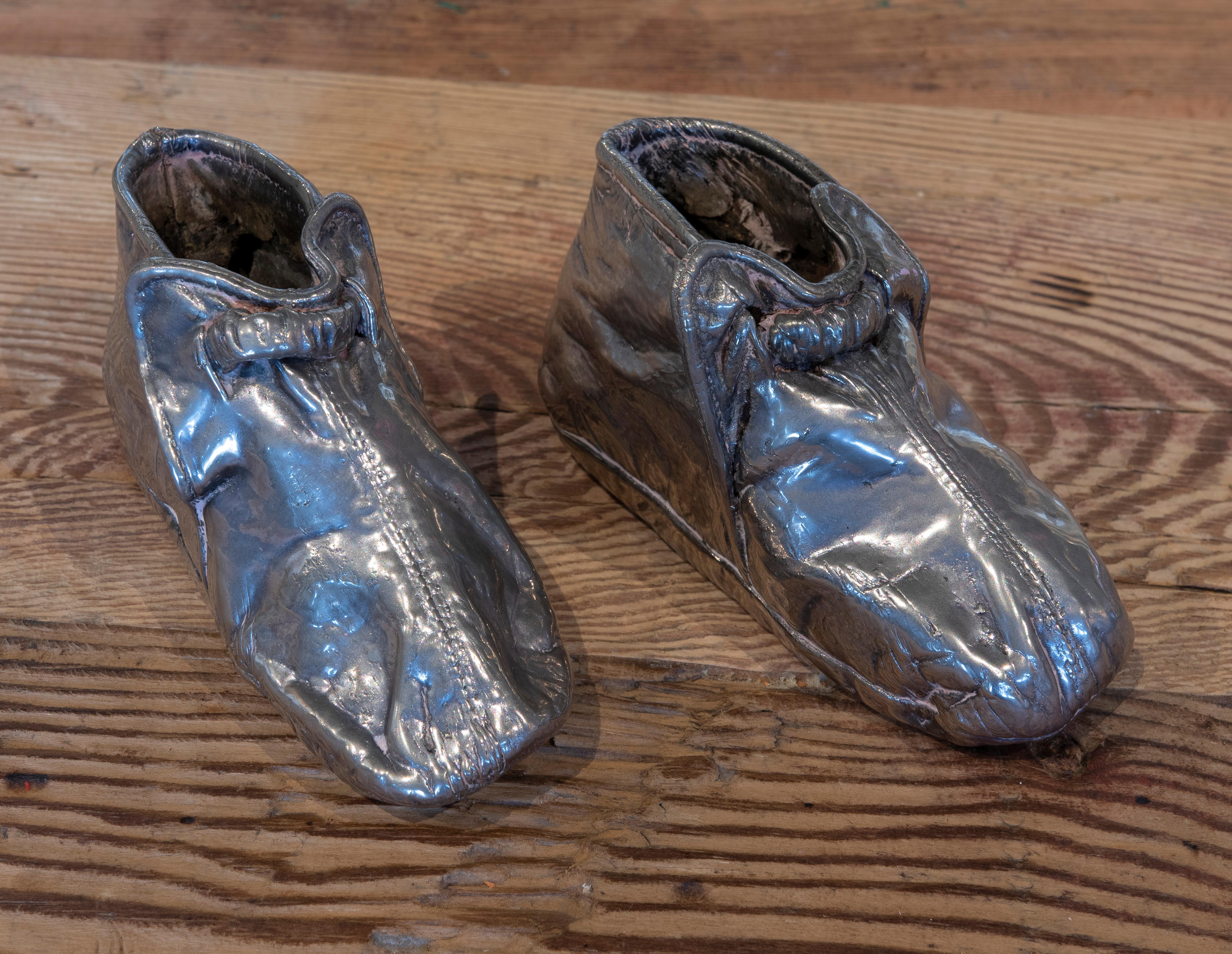 1970s English Pair of Silver Plated Metal Shoes For Sale 5