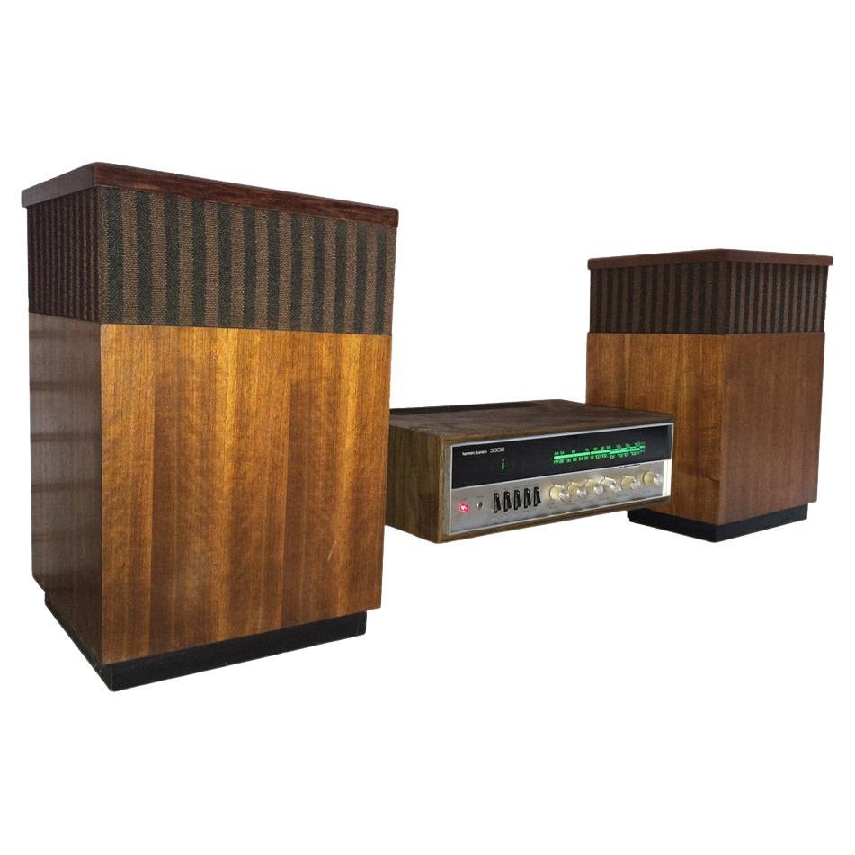 Harmon-Kardon 330B des années 1970 avec haut-parleurs omnidirectionnels assortis