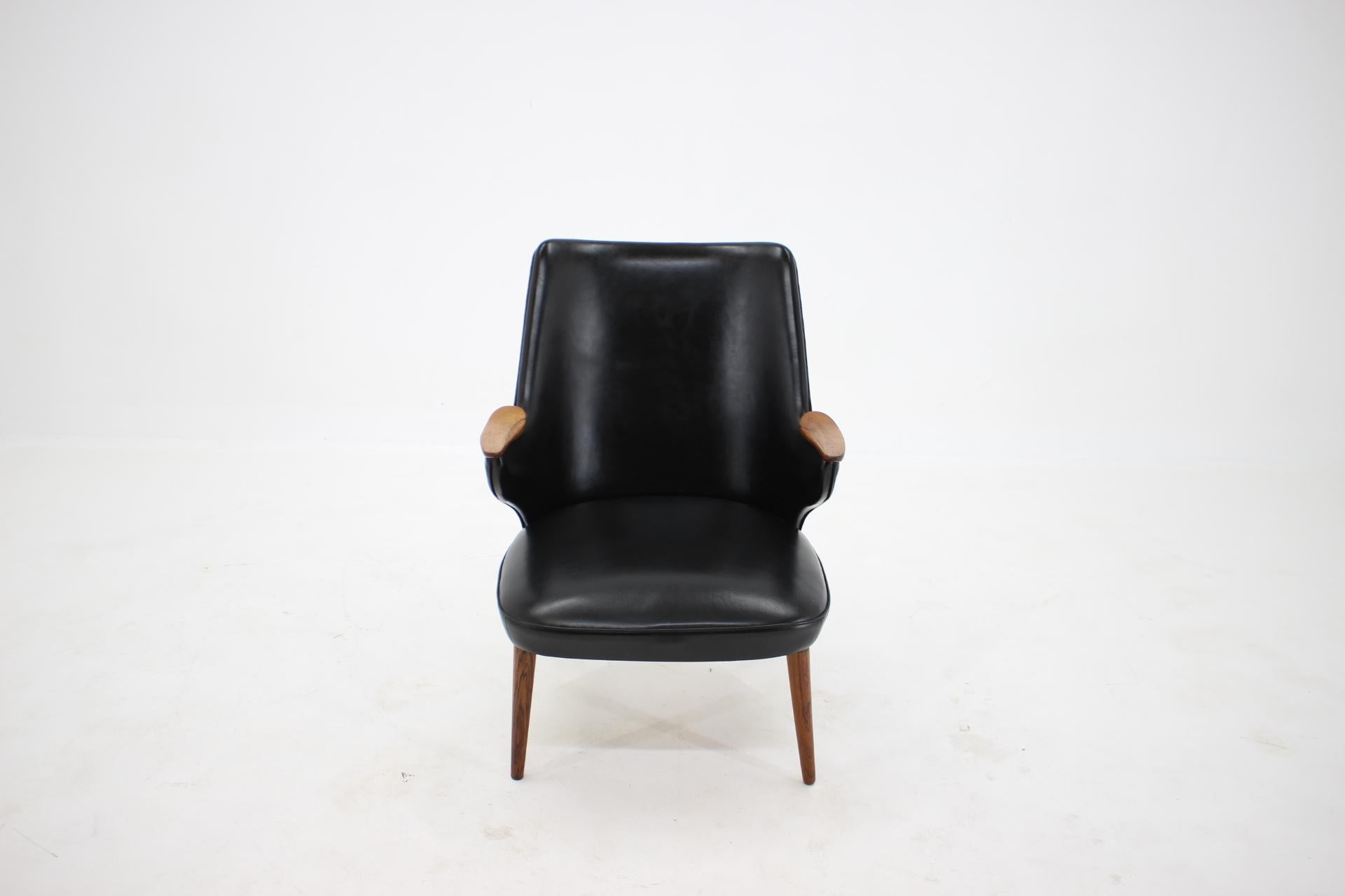 Mid-Century Modern 1970s Erling Olsen Black Leatherette Armchair, Denmark For Sale
