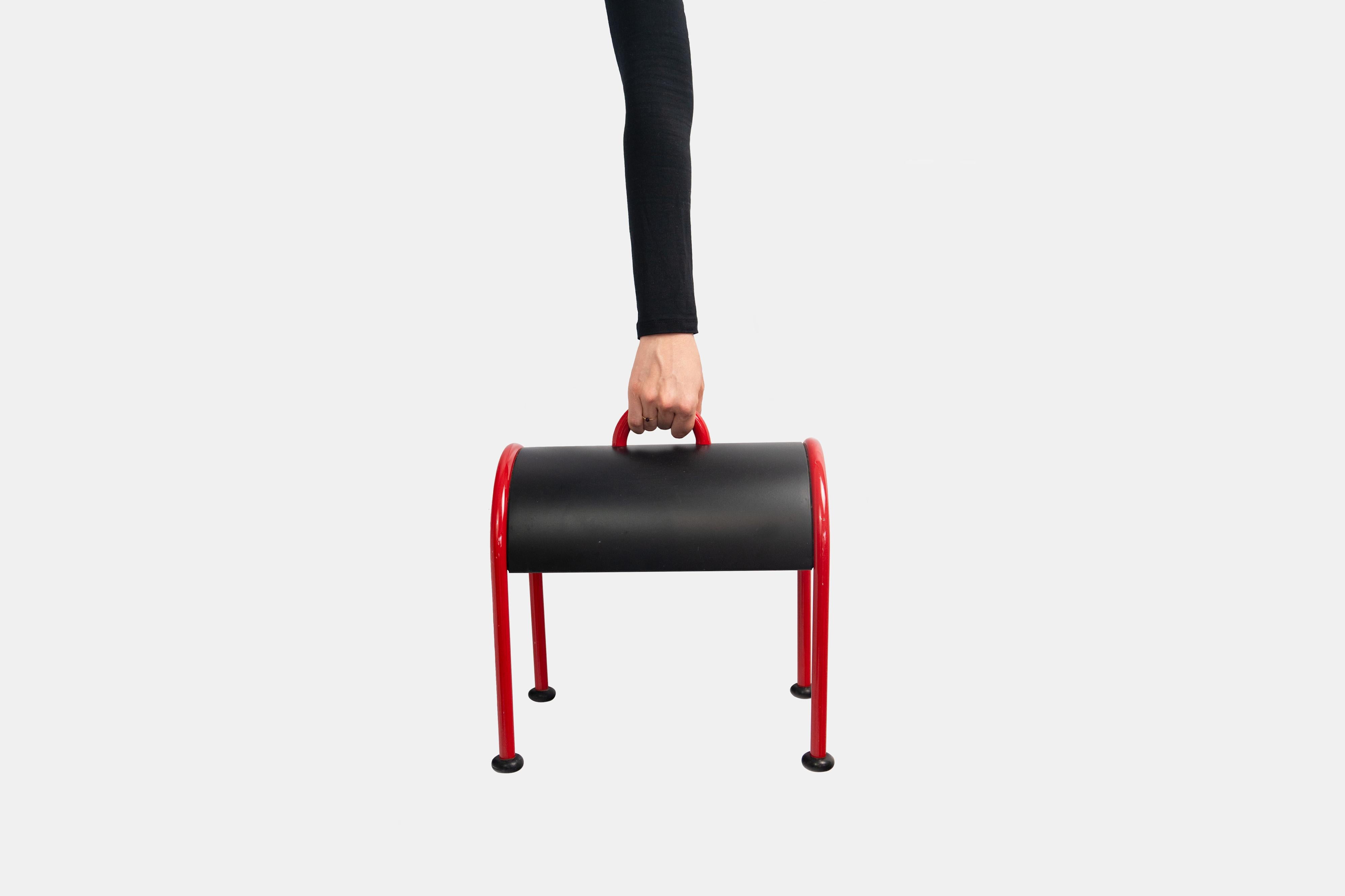 Lámparas de mesa Ettore Sottsass Stilnovo Valigia de los años 70 Color Negro Rojo Medianoche en venta 1