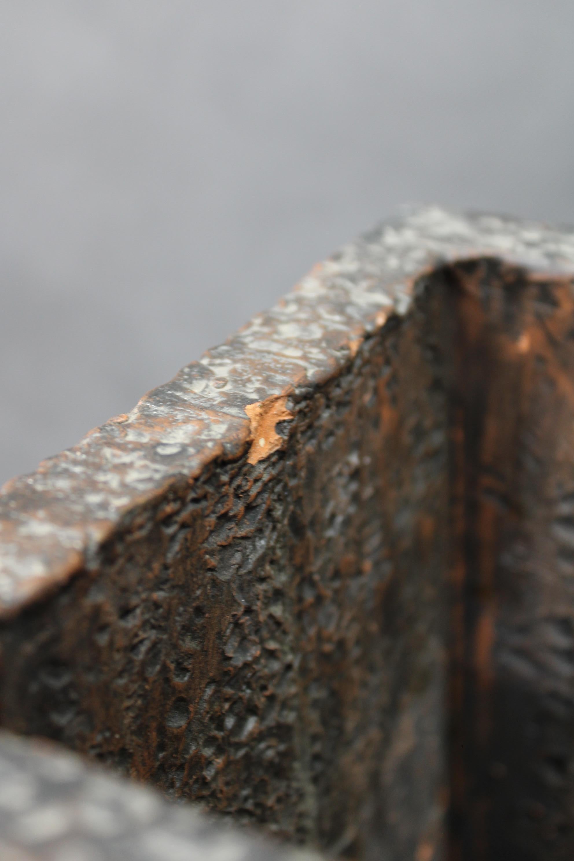 1970er Jahre Europäische Brutalist Keramik Vase - Hohe strukturierte Mid-Century Modern Form (Ende des 20. Jahrhunderts) im Angebot