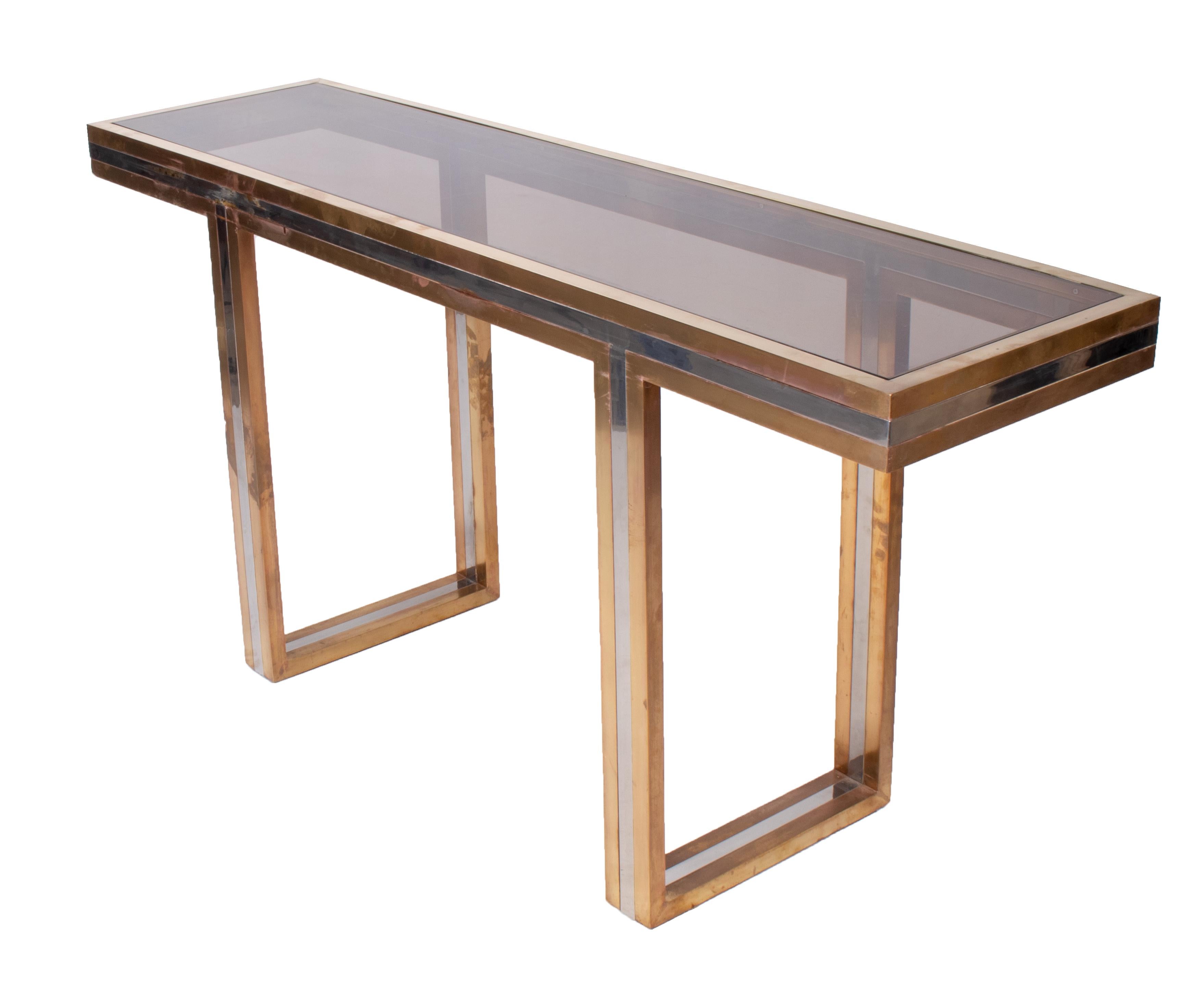 1970s European Willy Rizzo Two-Tone Brass Console Table with Glass Top In Good Condition In Marbella, ES