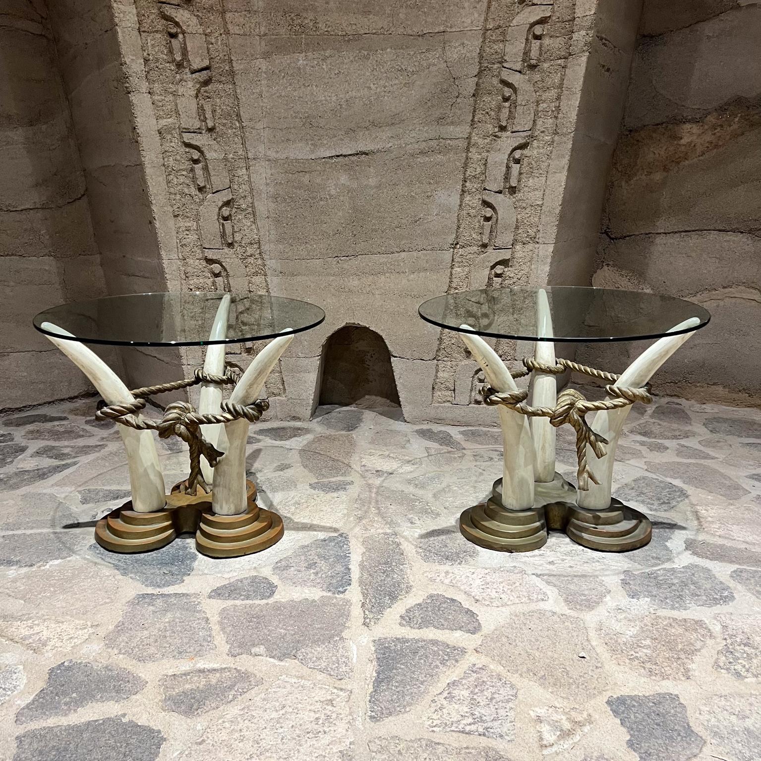 Mesas auxiliares exóticas españolas de los años 70 Faux Ivory Bronze Italo Valenti & Company Moderno de mediados de siglo en venta
