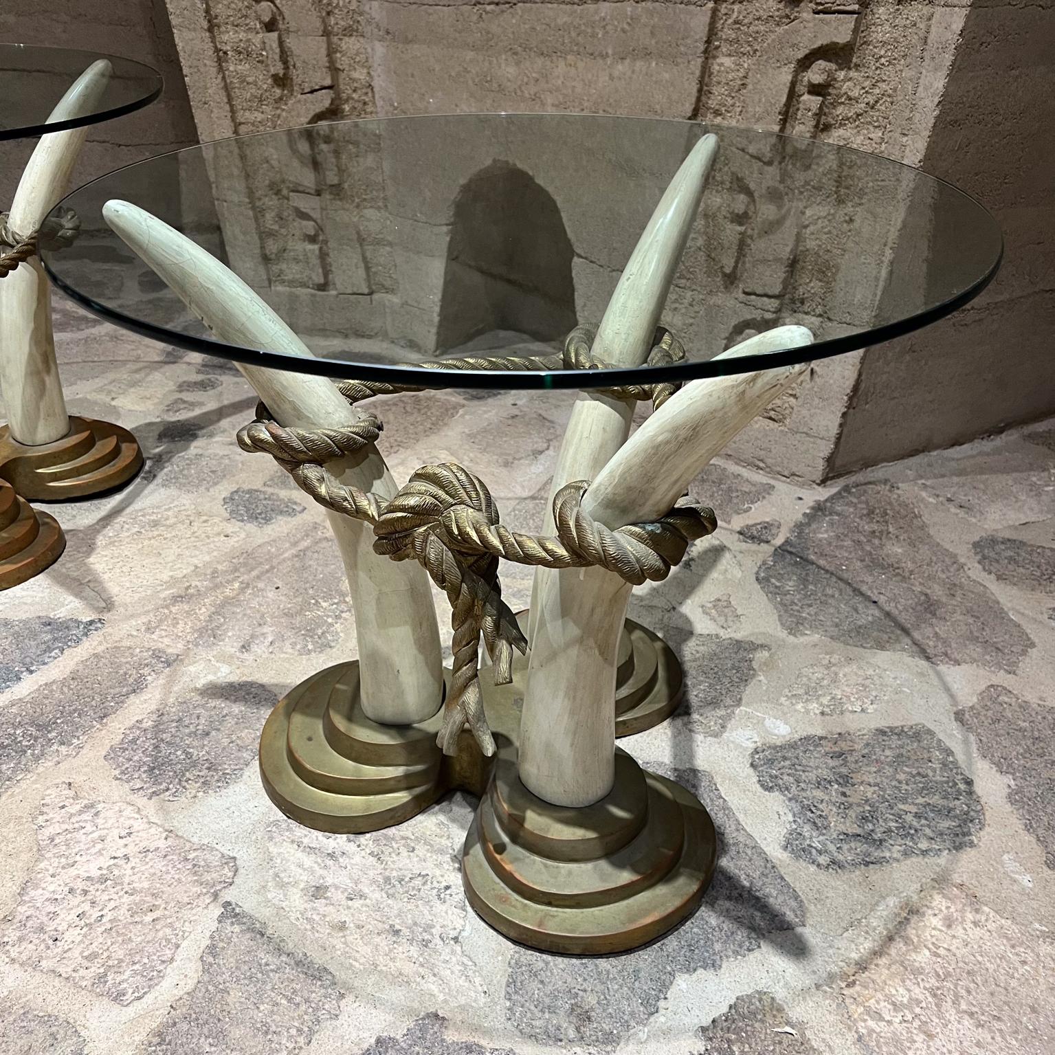 Mesas auxiliares exóticas españolas de los años 70 Faux Ivory Bronze Italo Valenti & Company en Bueno estado para la venta en Chula Vista, CA