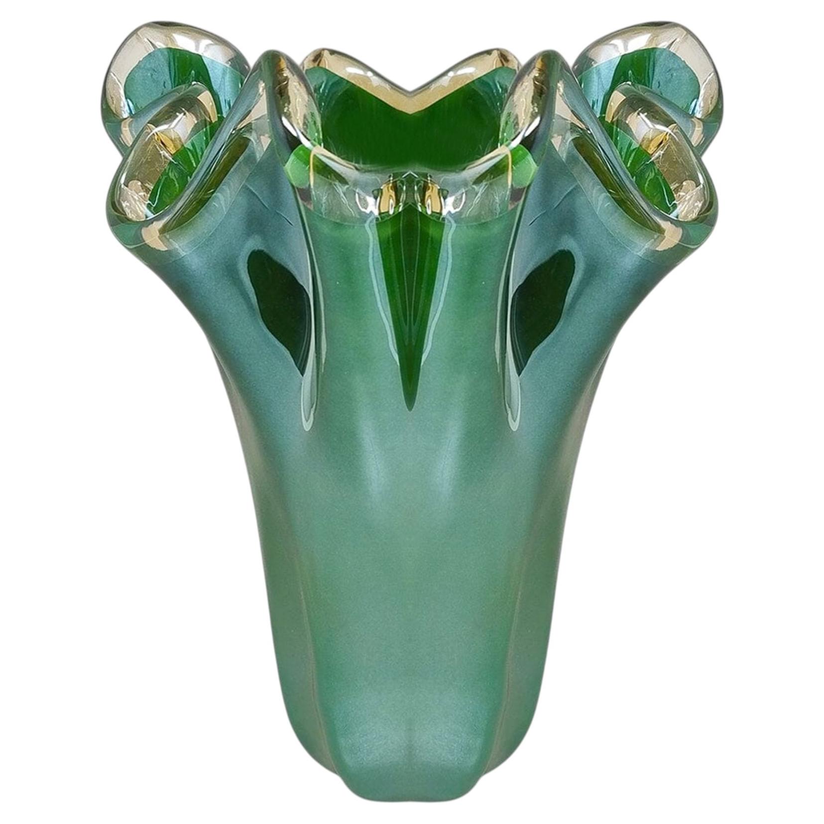 1970s Exquisite "Fazzoletto" Murano Glass Vase by Dogi. Made in Italy For Sale