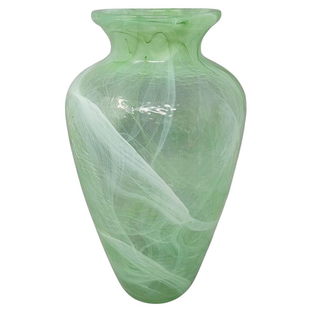 Vaso verde artigianale degli anni '70 di Michielotto in vetro di Murano. in vendita