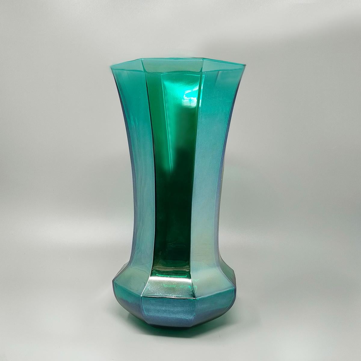 Mid-Century moderno Vaso verde in vetro di Murano di Ca dei Vetrai, squisita fattura artigianale degli anni '70. in vendita