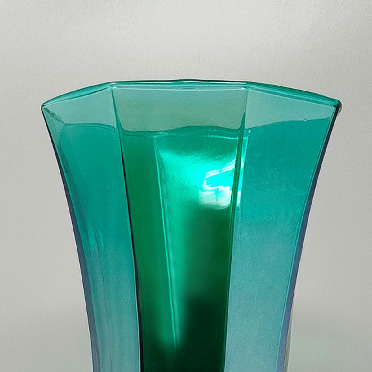 Vaso verde in vetro di Murano di Ca dei Vetrai, squisita fattura artigianale degli anni '70. In condizioni ottime in vendita a Milano, IT