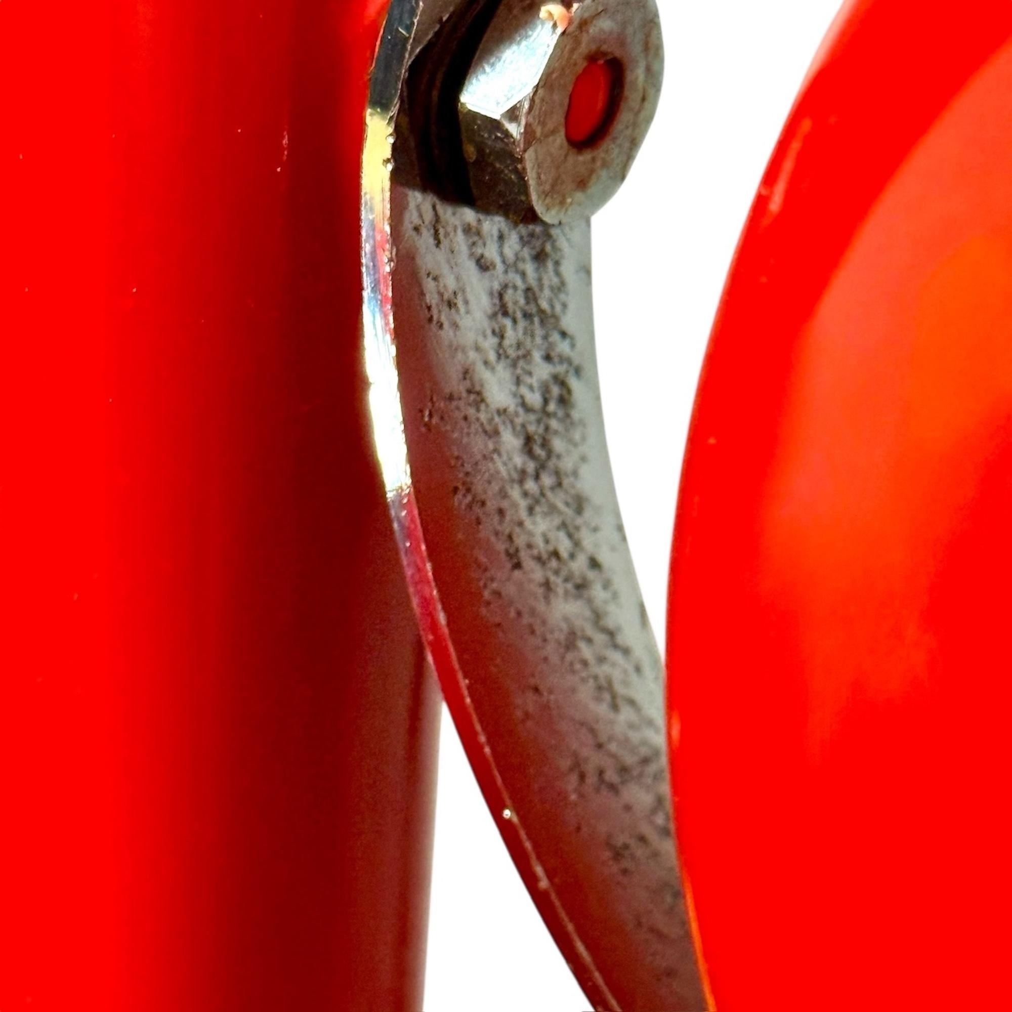 Lampada a sospensione Eyeball degli anni '70 in smalto rosso e cromo, Italia in vendita 4