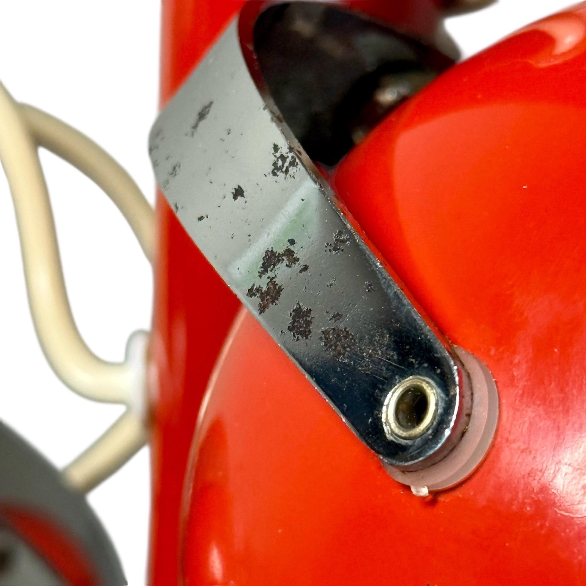 Lampada a sospensione Eyeball degli anni '70 in smalto rosso e cromo, Italia in vendita 3