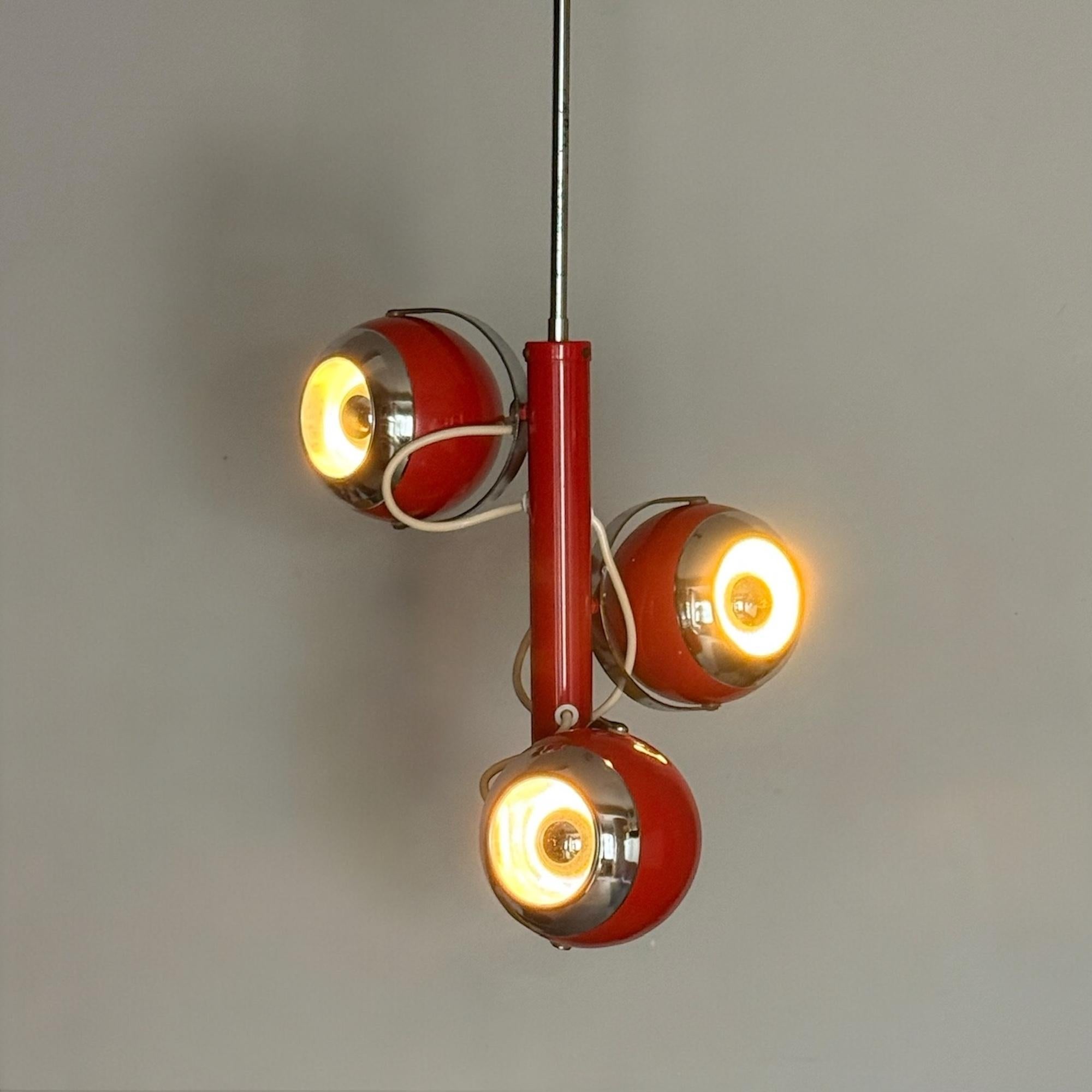 Space Age Lampada a sospensione Eyeball degli anni '70 in smalto rosso e cromo, Italia in vendita