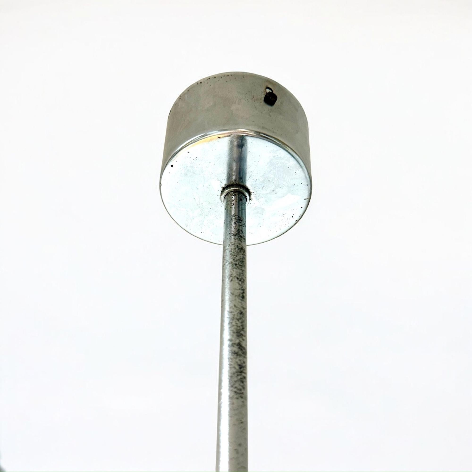 Lampada a sospensione Eyeball degli anni '70 in smalto rosso e cromo, Italia in vendita 2