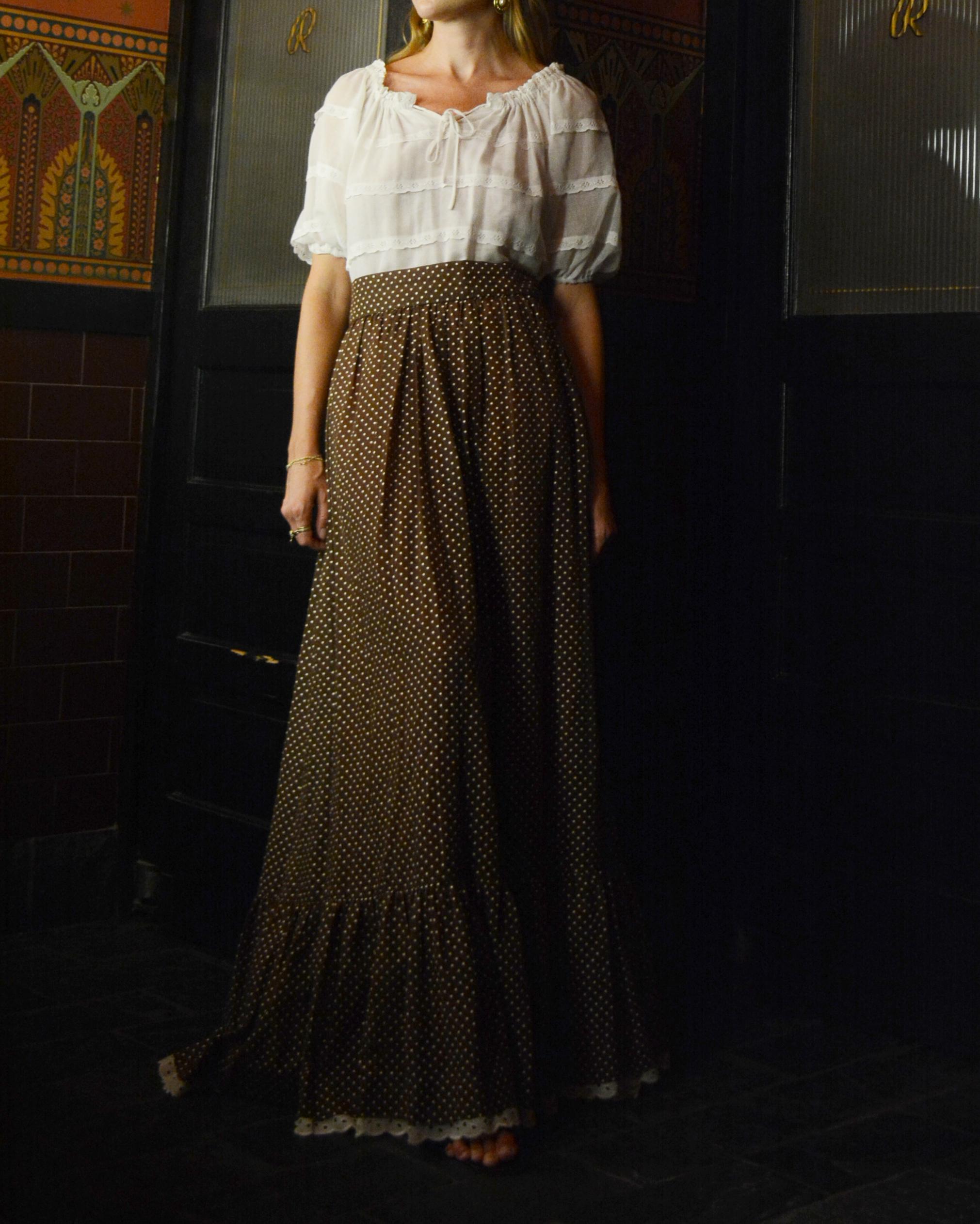 1970s Eyelet Off-The-Shoulder Maxidress For Sale 3