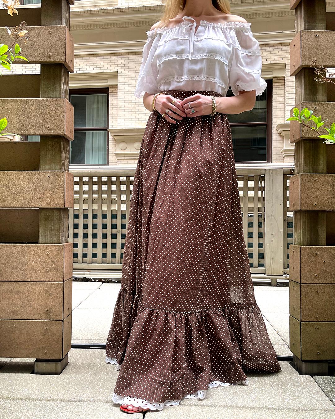 1970s Eyelet Off-The-Shoulder Maxidress In Good Condition For Sale In New York, NY